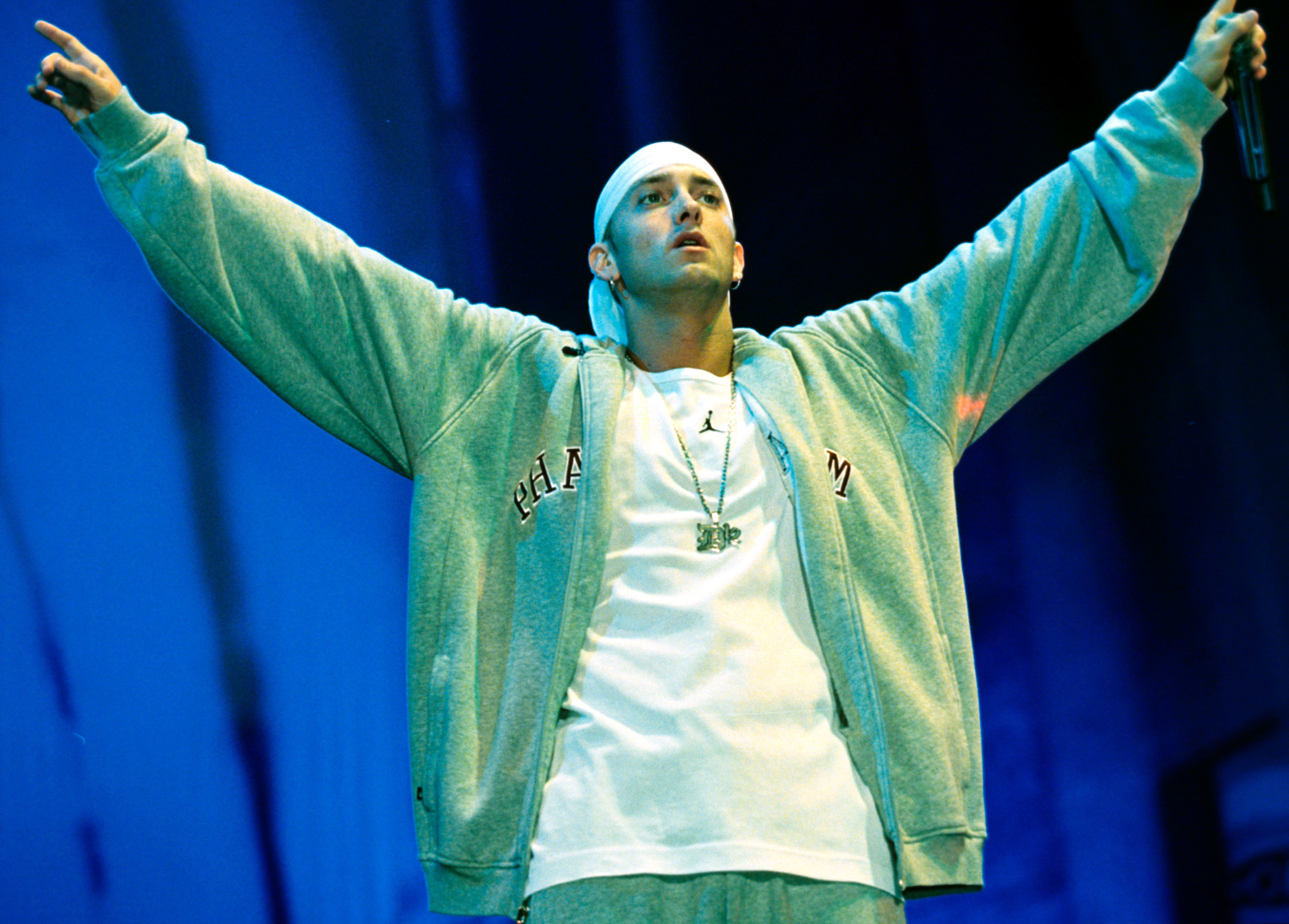 old photo of eminem on stage