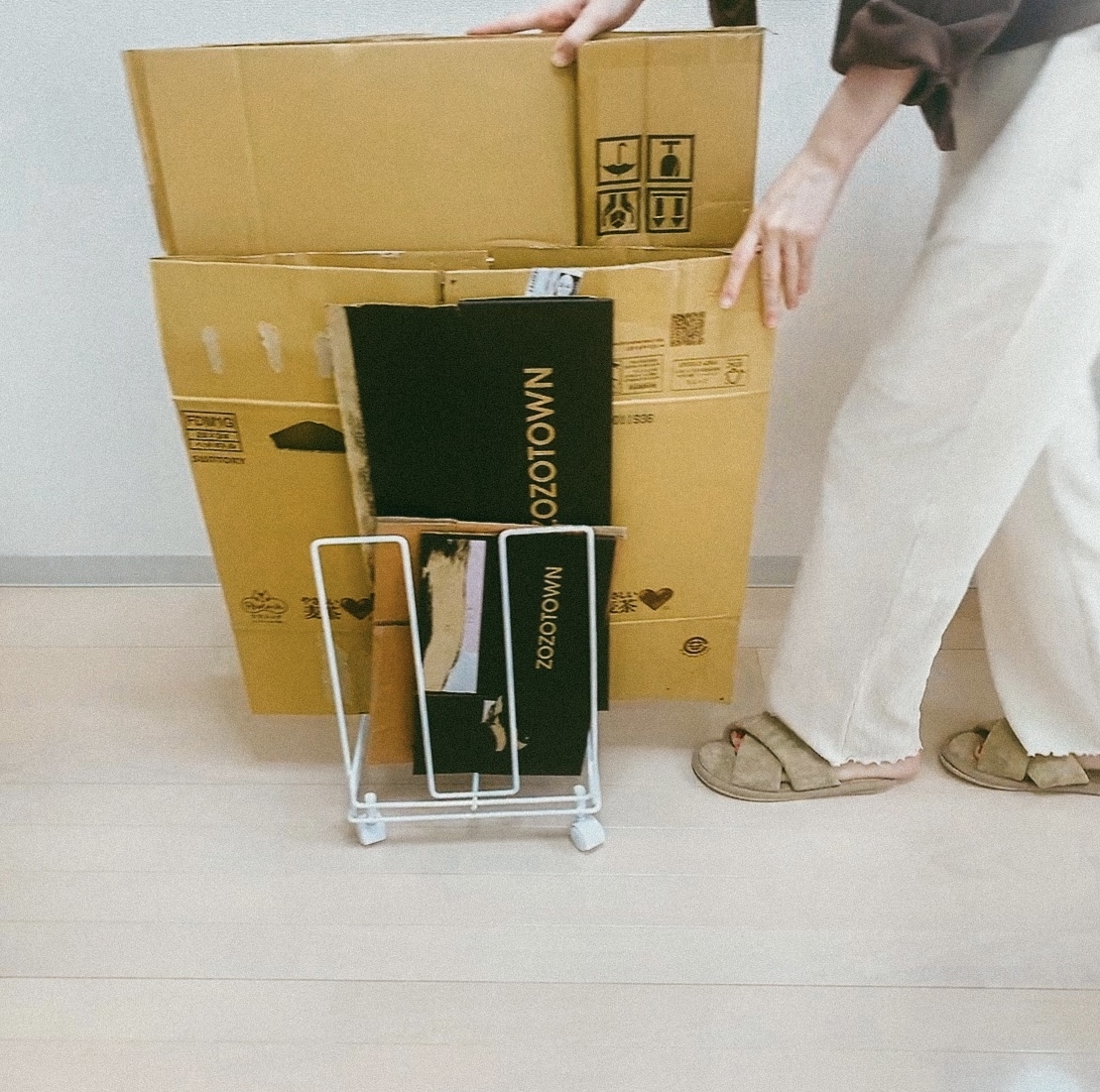 ニトリのおすすめの便利アイテム「段ボールストッカー（そのまま結束できるキャスター付 WH）」