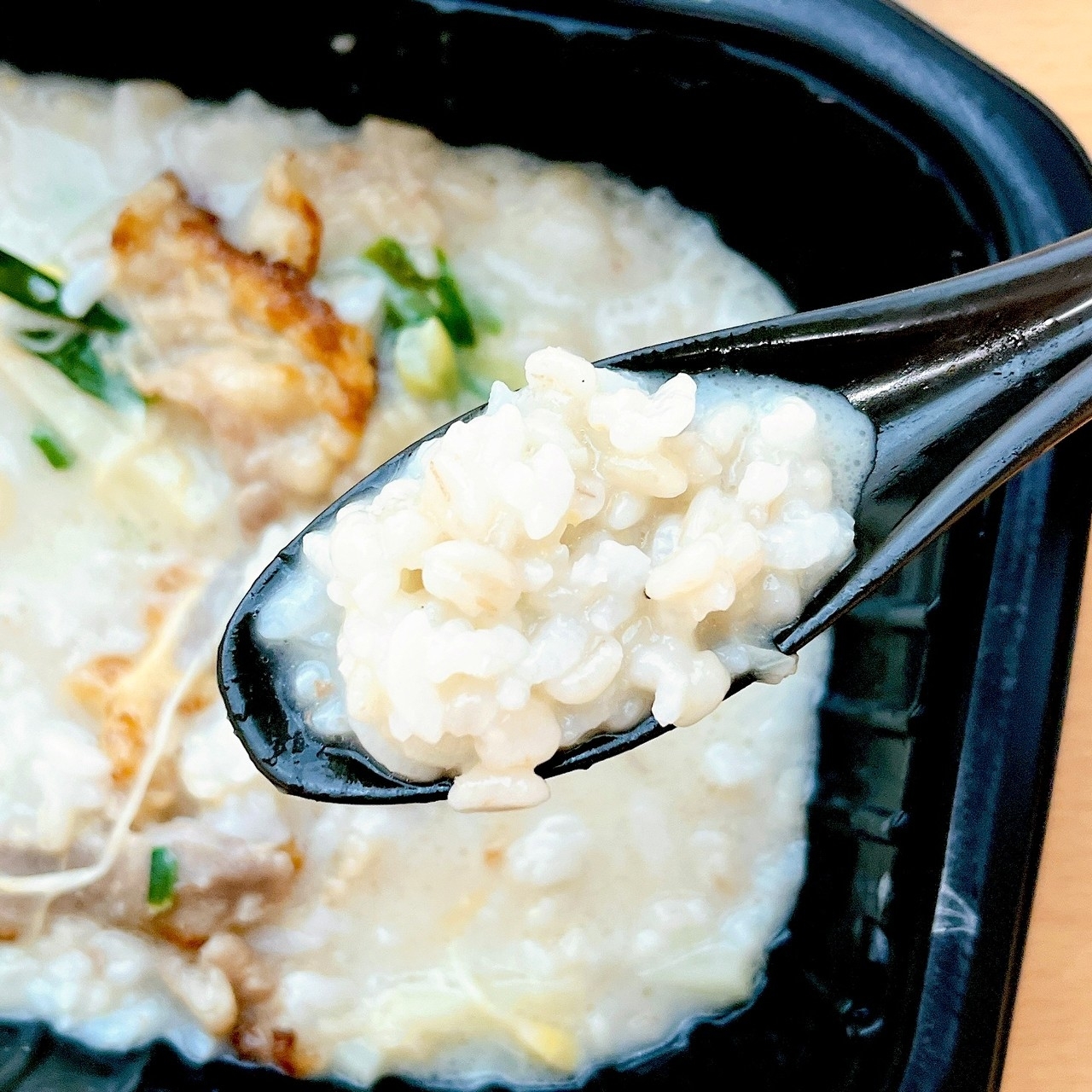 セブン-イレブンのおすすめの冷凍食品「EASE UP コムタンクッパ」