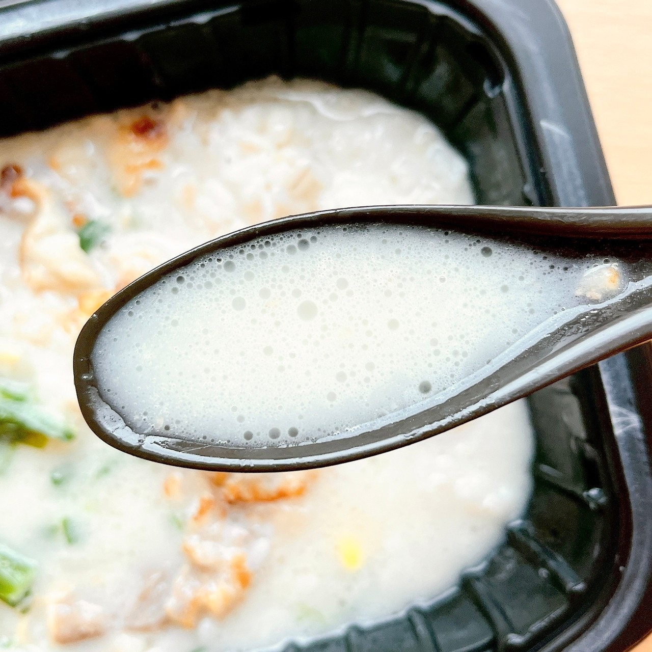 セブン-イレブンのおすすめの冷凍食品「EASE UP コムタンクッパ」