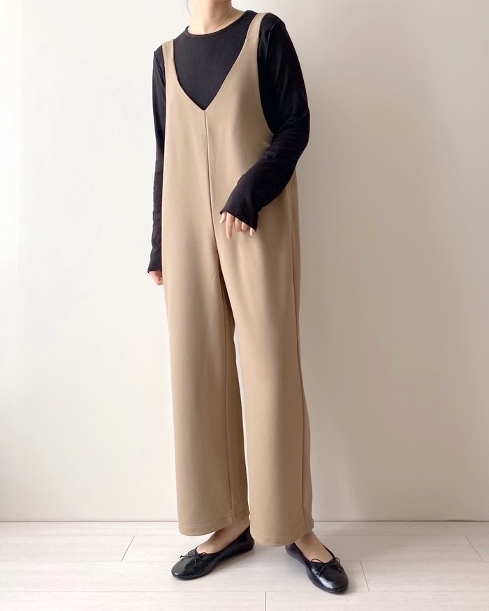 GUのオススメのファッション「カットソーサロペットパンツ+E」