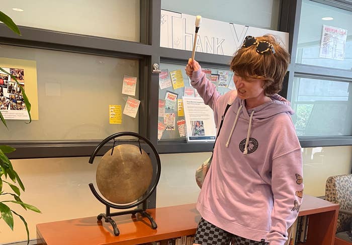 The author ringing the gong