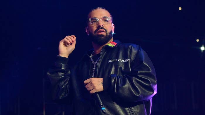 Drake Reacts After Fans Throw Bras on Stage | Complex