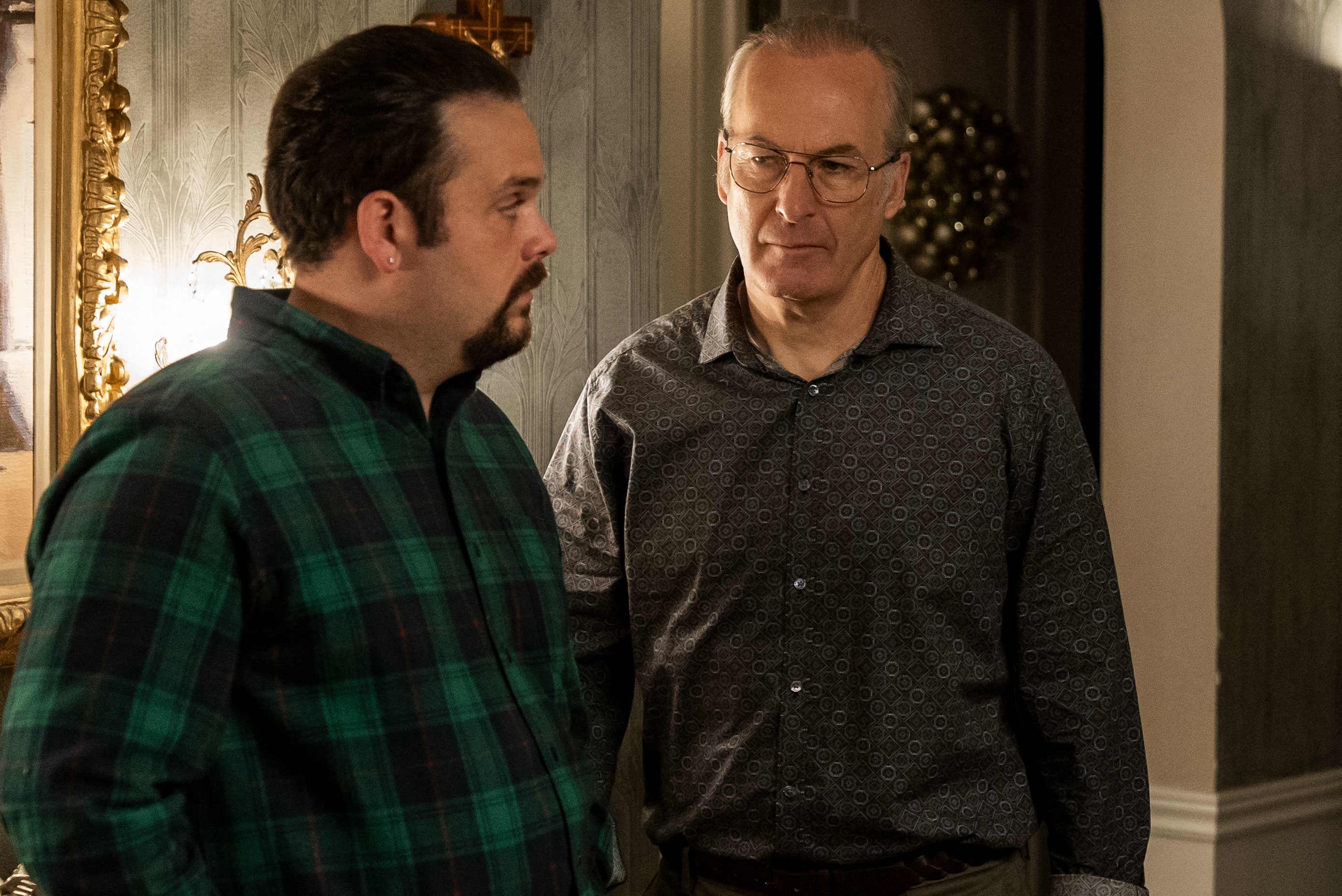 Ricky Staffieri as Ted Fak and Bob Odenkirk as Uncle Lee in The Bear wearing button-up shirts