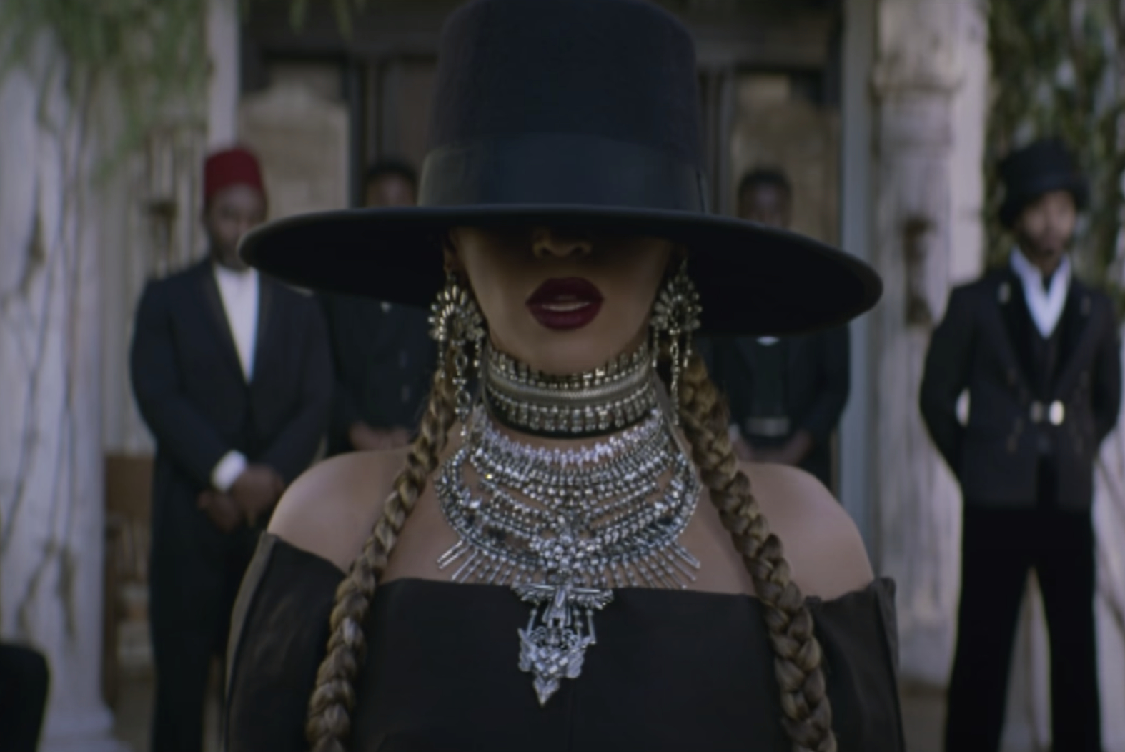 Beyonce in a big hat in her music video