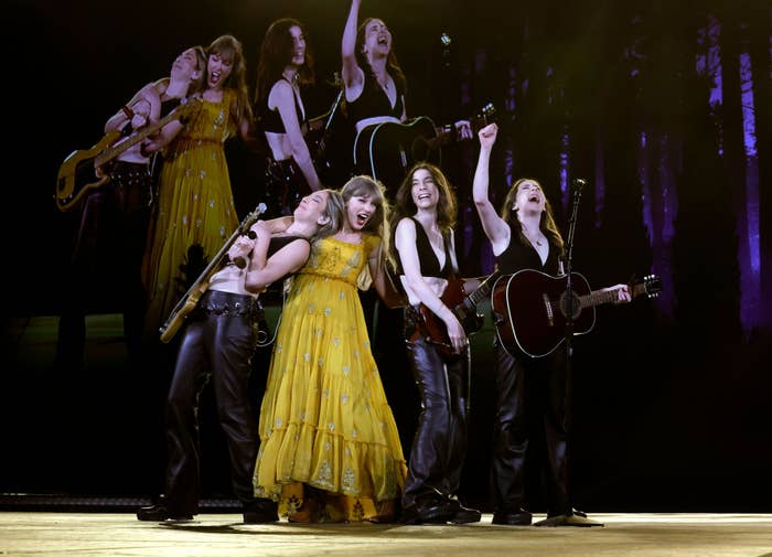 Taylor Swift with other performers onstage