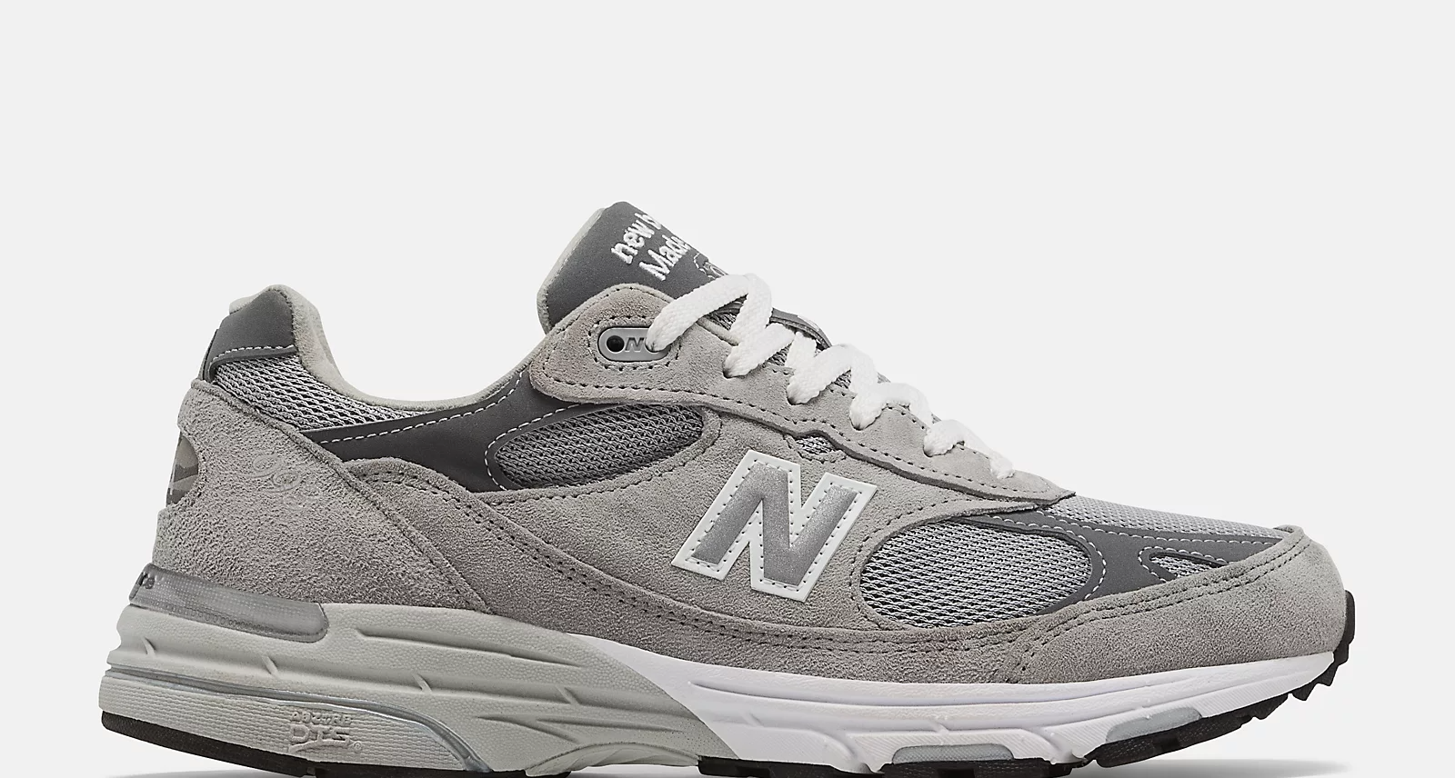 These Supermodel-Loved New Balance Sneakers Are Worth the Hype