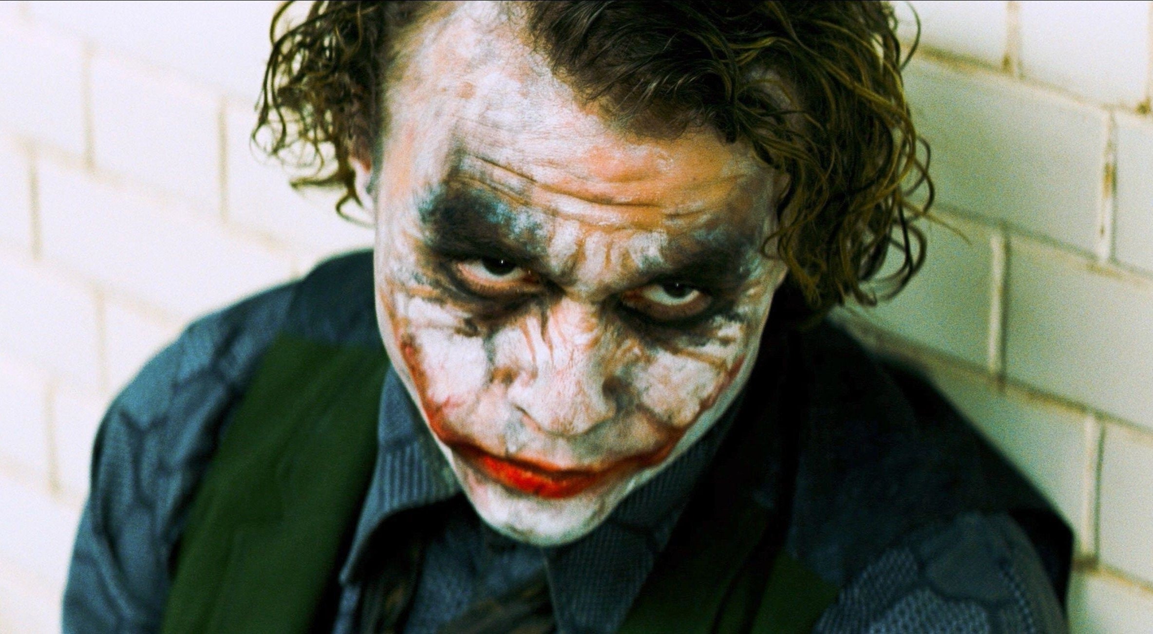 Close-up of Heath as the Joker