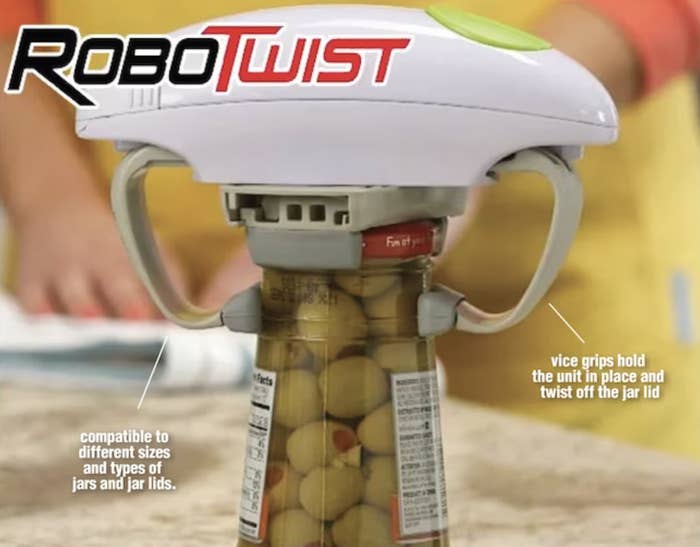 the robo twist being used on a can