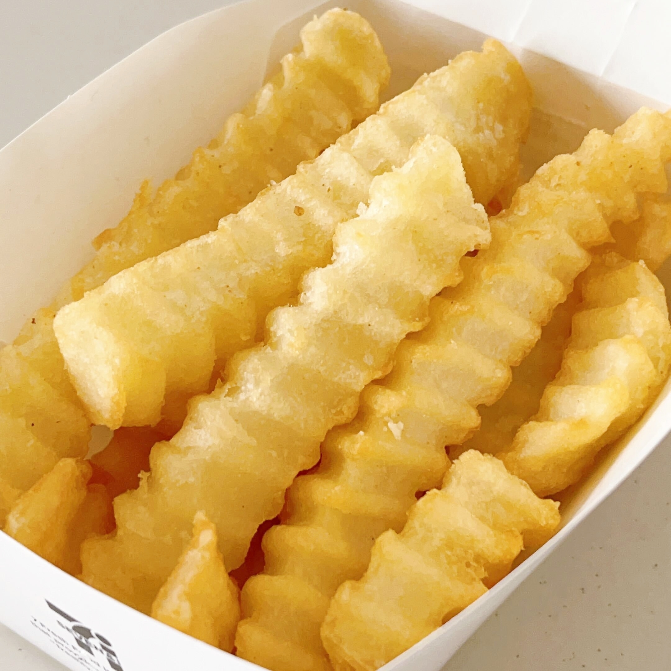 セブン-イレブンのオススメのホットスナック「ギザギザポテト（しお味）」