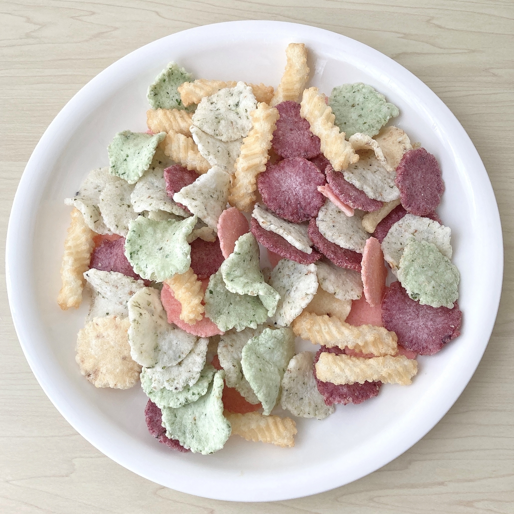 SEIYU（西友）のオススメのおかし「素材の彩り野菜ミックスせん 100g」