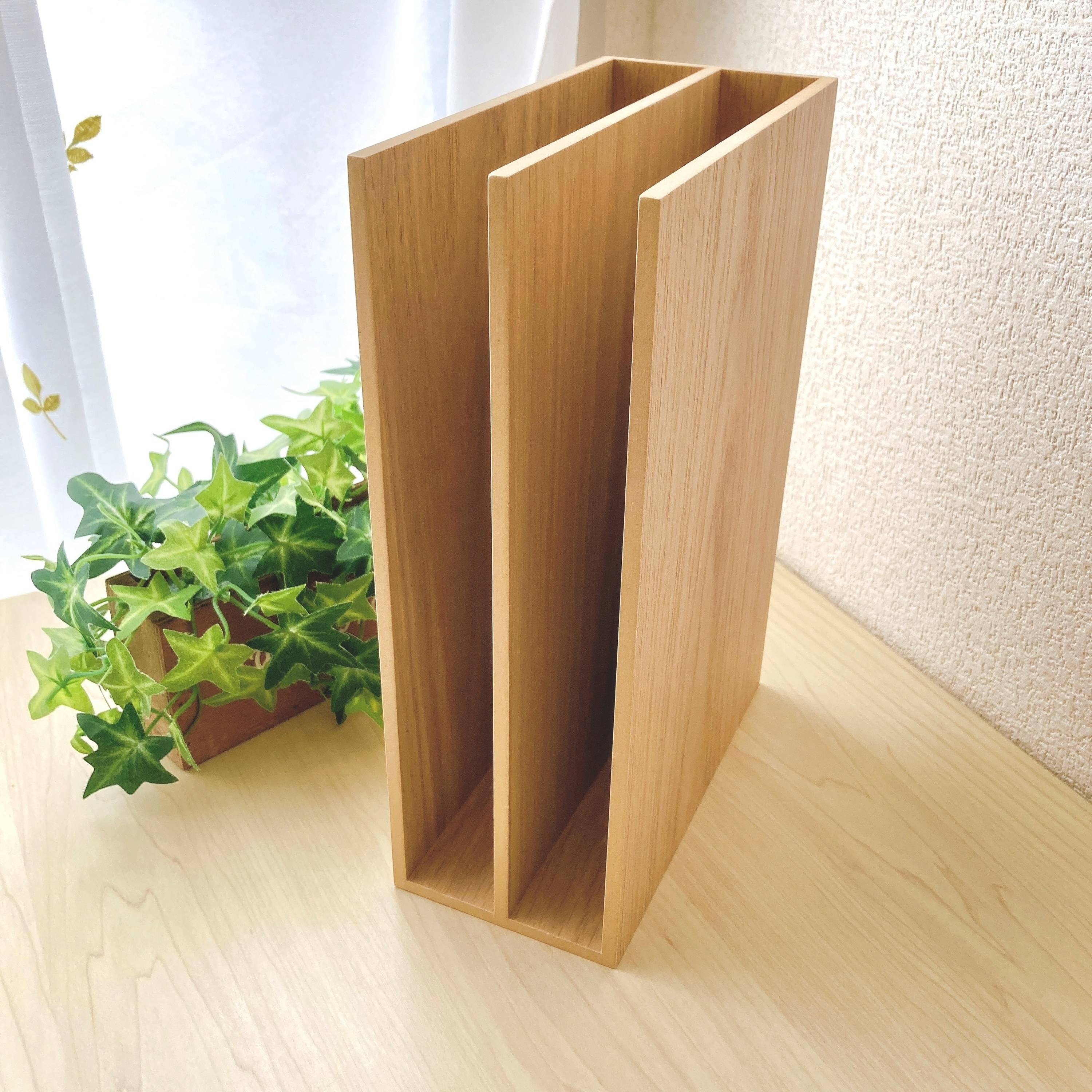 無印良品のオススメの収納グッズ「木製収納スタンド・A5サイズ」