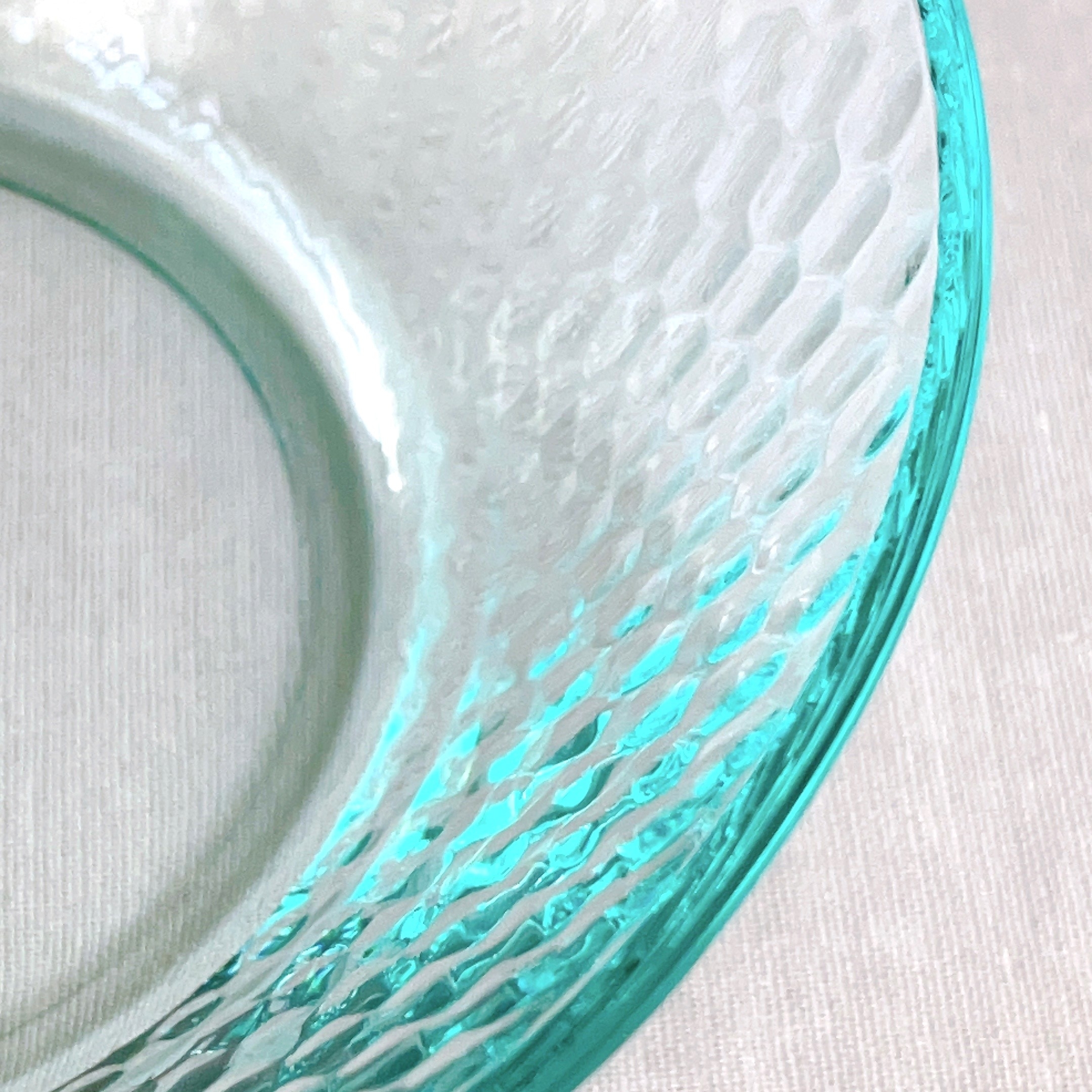 ダイソーのオススメの商品「ハニカムモールドボウル（マリン・ラベンダー）」