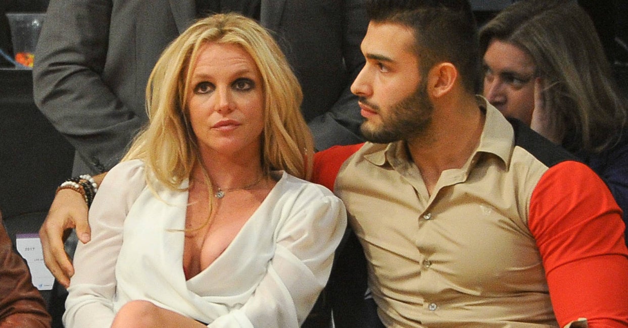 Britney Spears Was Seen Without Her Wedding Ring Hours After