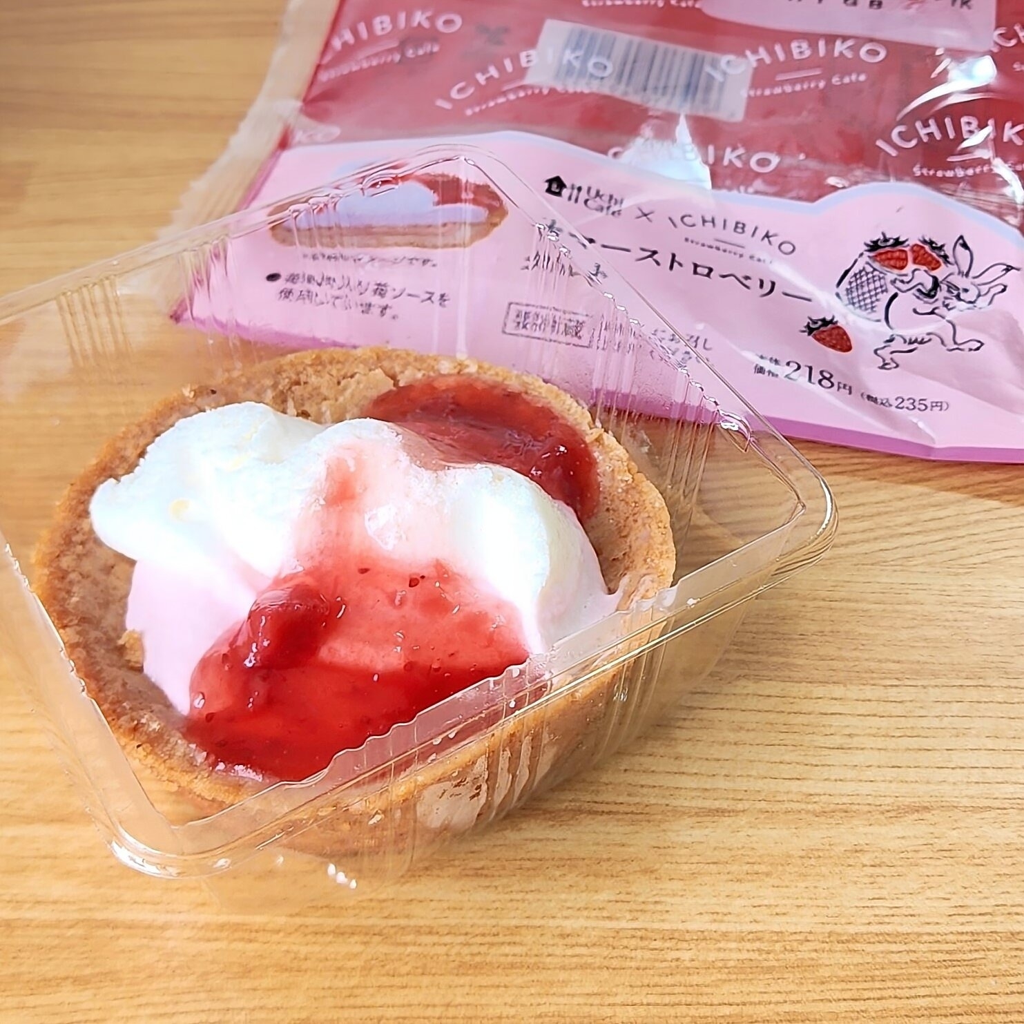 LAWSON(ローソン)のおすすめスイーツ「Uchi Café×ICHIBIKO サマーストロベリータルト」