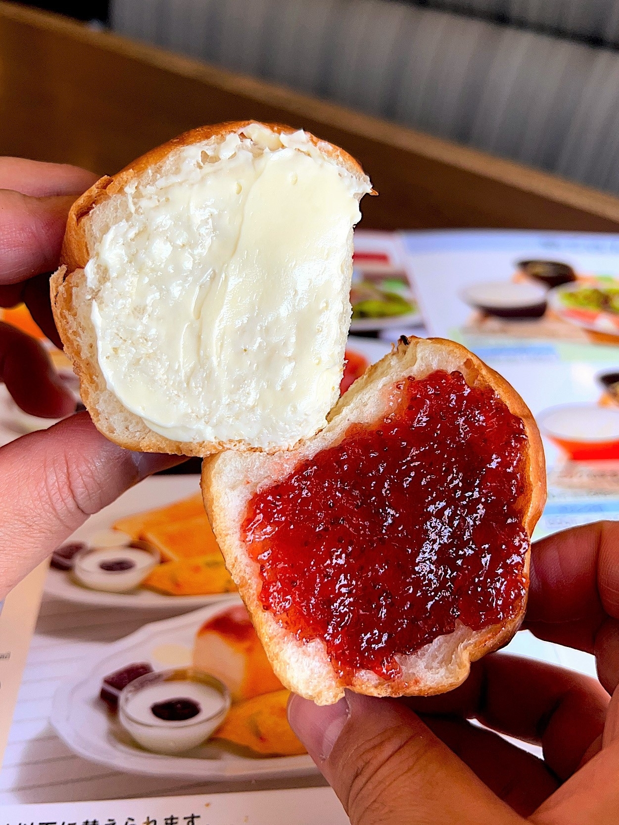 Royal Host(ロイヤルホスト)のおすすめメニュー「オムレツプレート(英国風パン)」