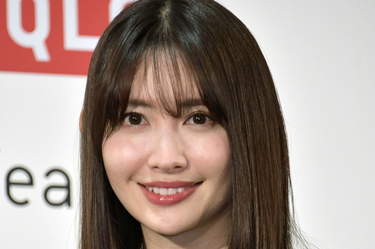 まるで絵画のよう…！小嶋陽菜、イタリアでのバカンスショットを公開→「マジ女神」「ポストカードみたい」