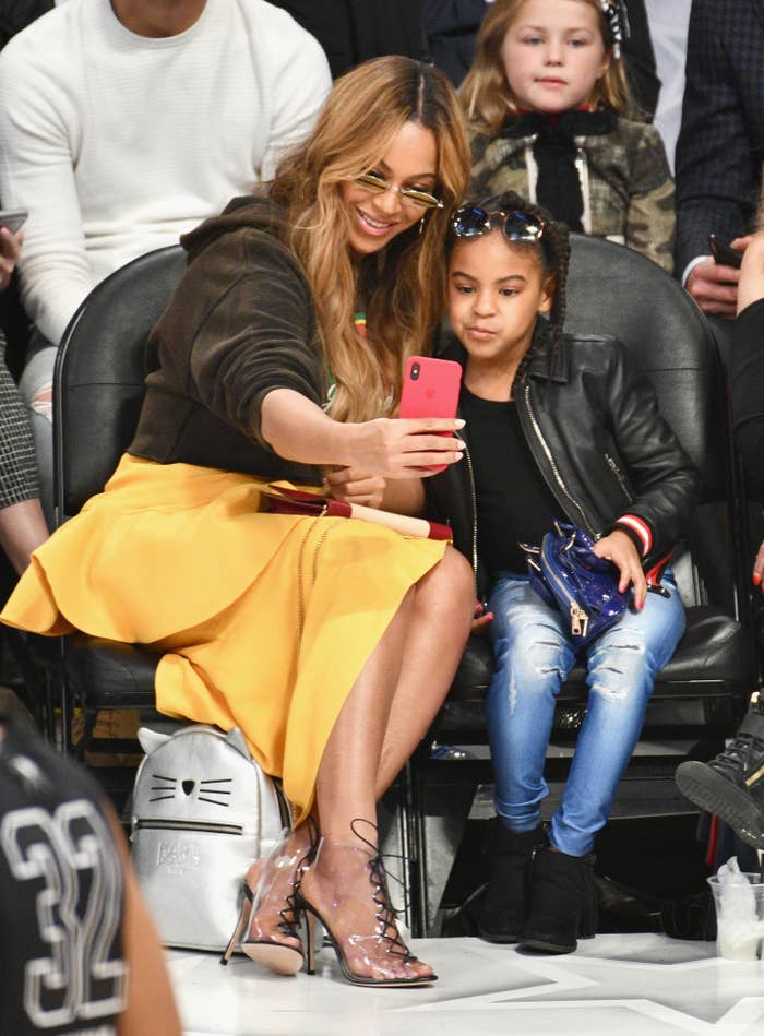 Beyoncé and Blue Ivy taking a selfie
