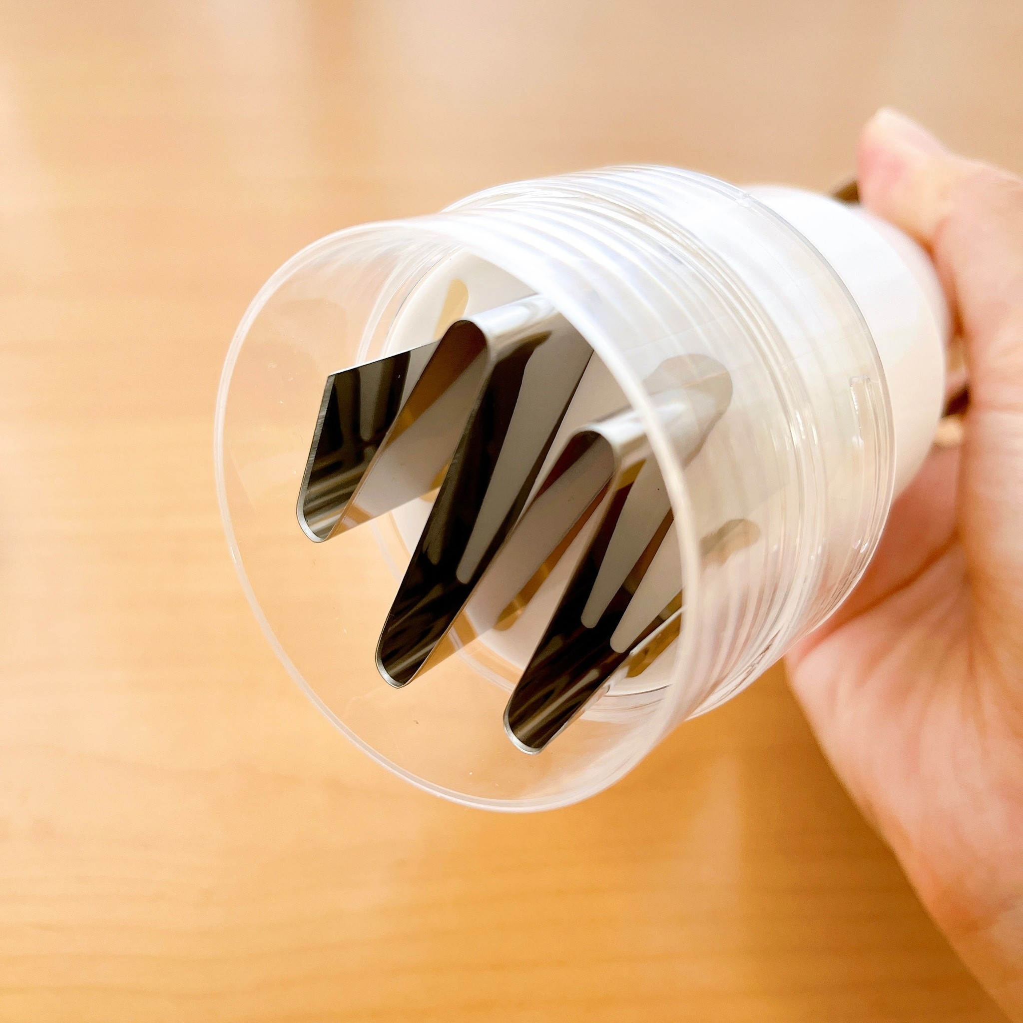 DAISO（ダイソー）のオススメの便利グッズ「ミニ野菜チョッパー」