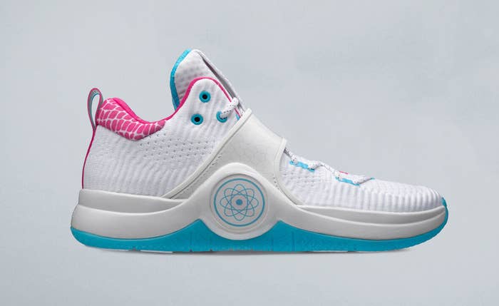 Li-Ning WoW 6 'Buzzer Beater' & WoW 10 Low 'City of Angels' Release ...