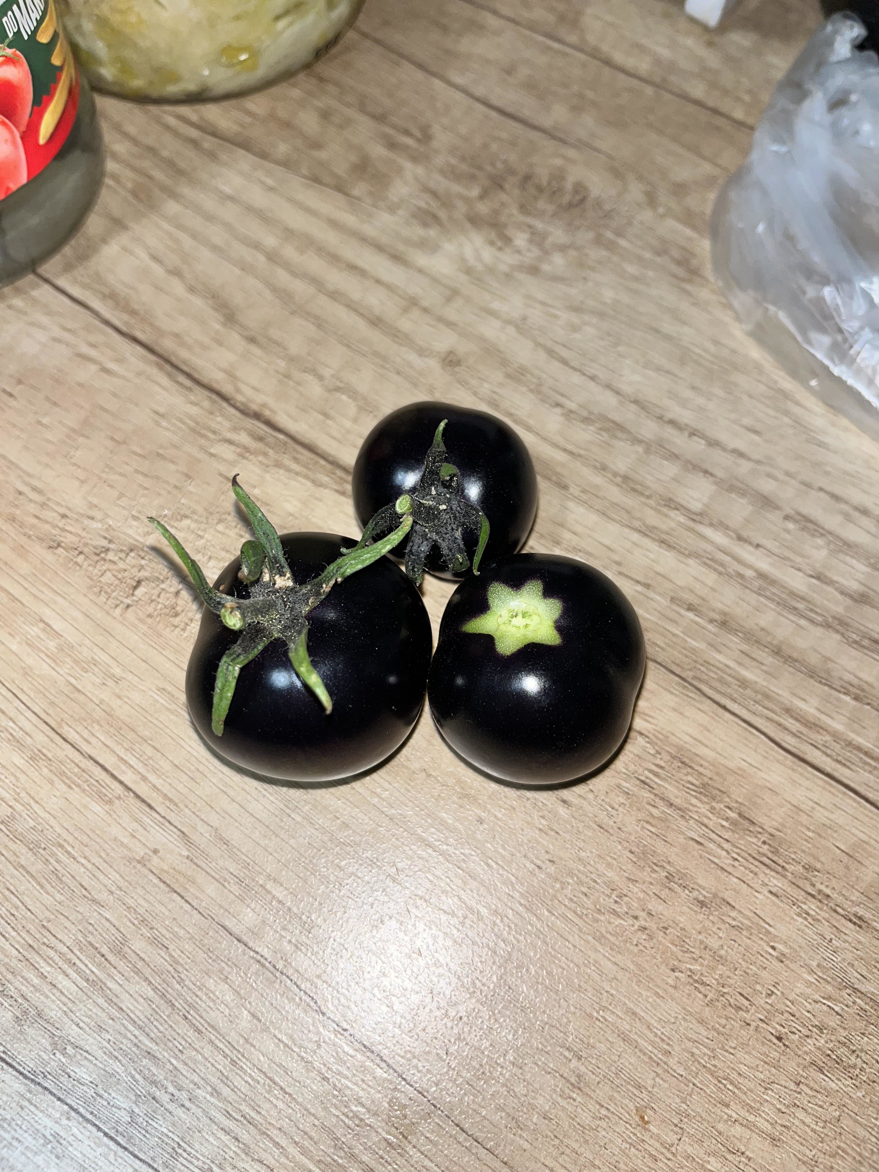 Black tomatoes