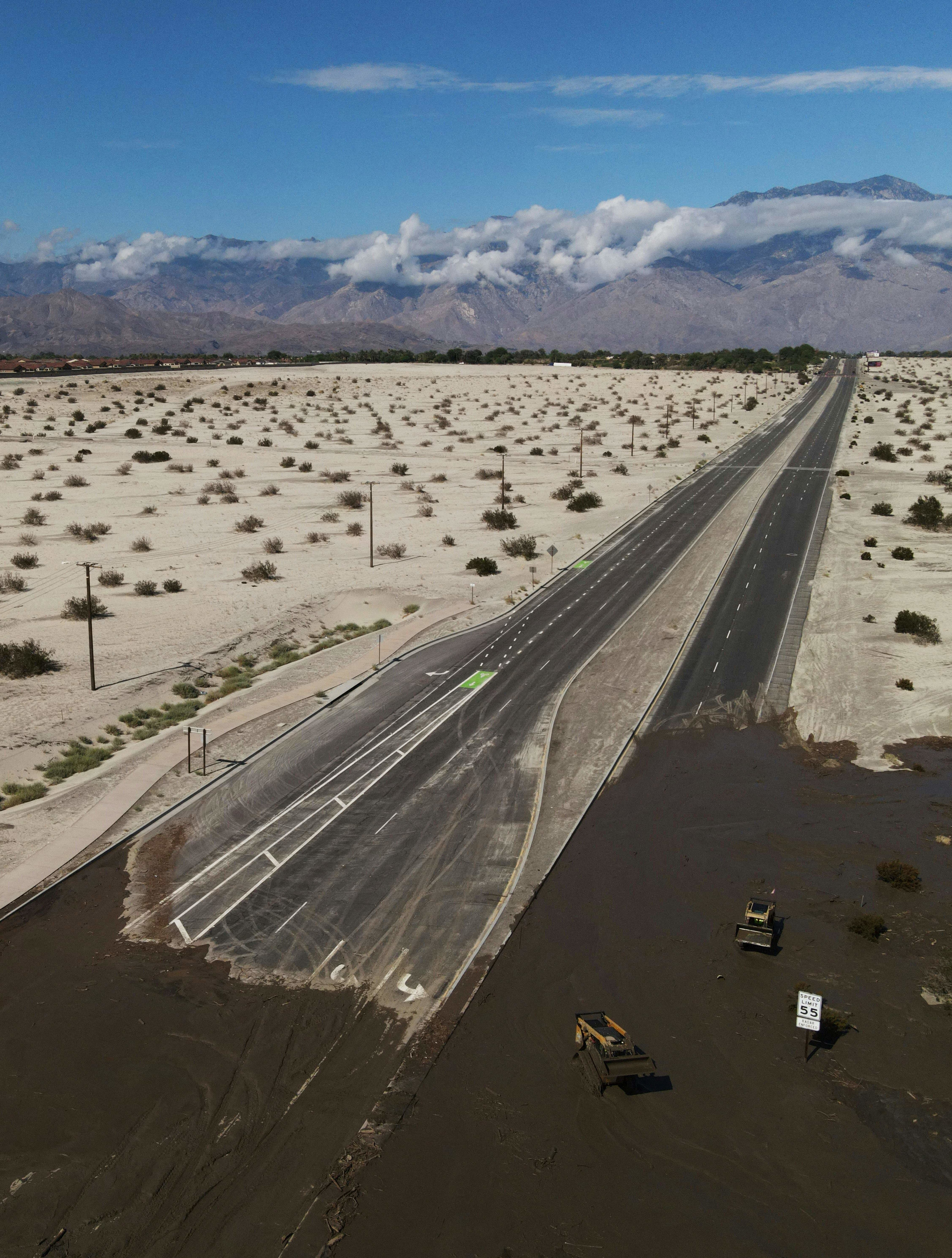 Mud and flooding in I-10