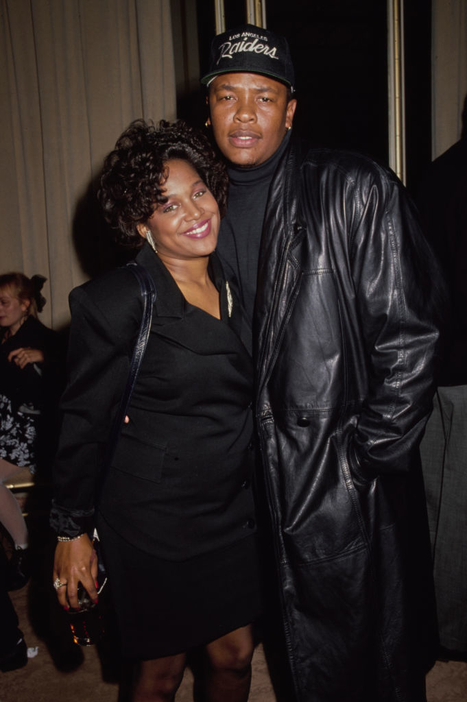 Michel&#x27;le and Dr Dre standing together