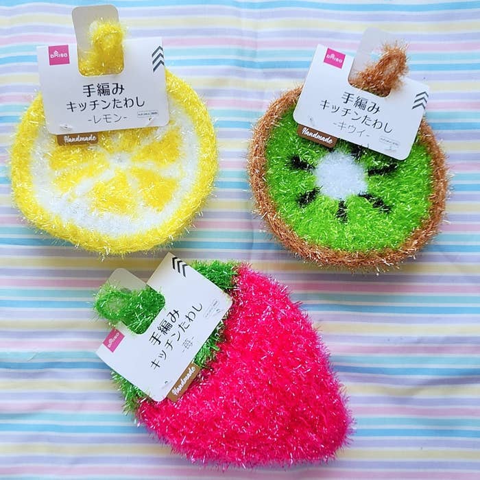 DAISO（ダイソー）のおすすめキッチン雑貨「手編みキッチンたわし」