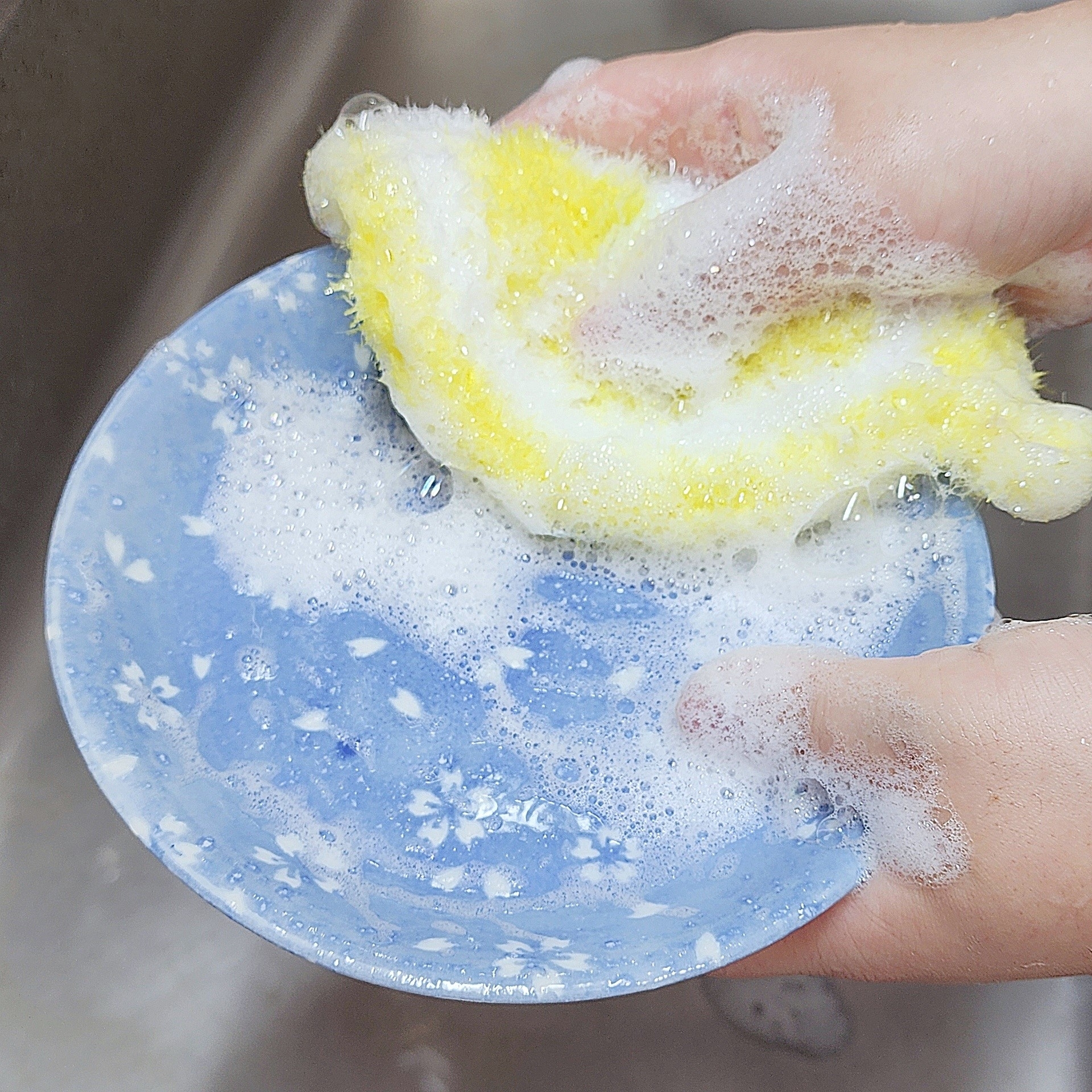 DAISO（ダイソー）のおすすめキッチン雑貨「手編みキッチンたわし」