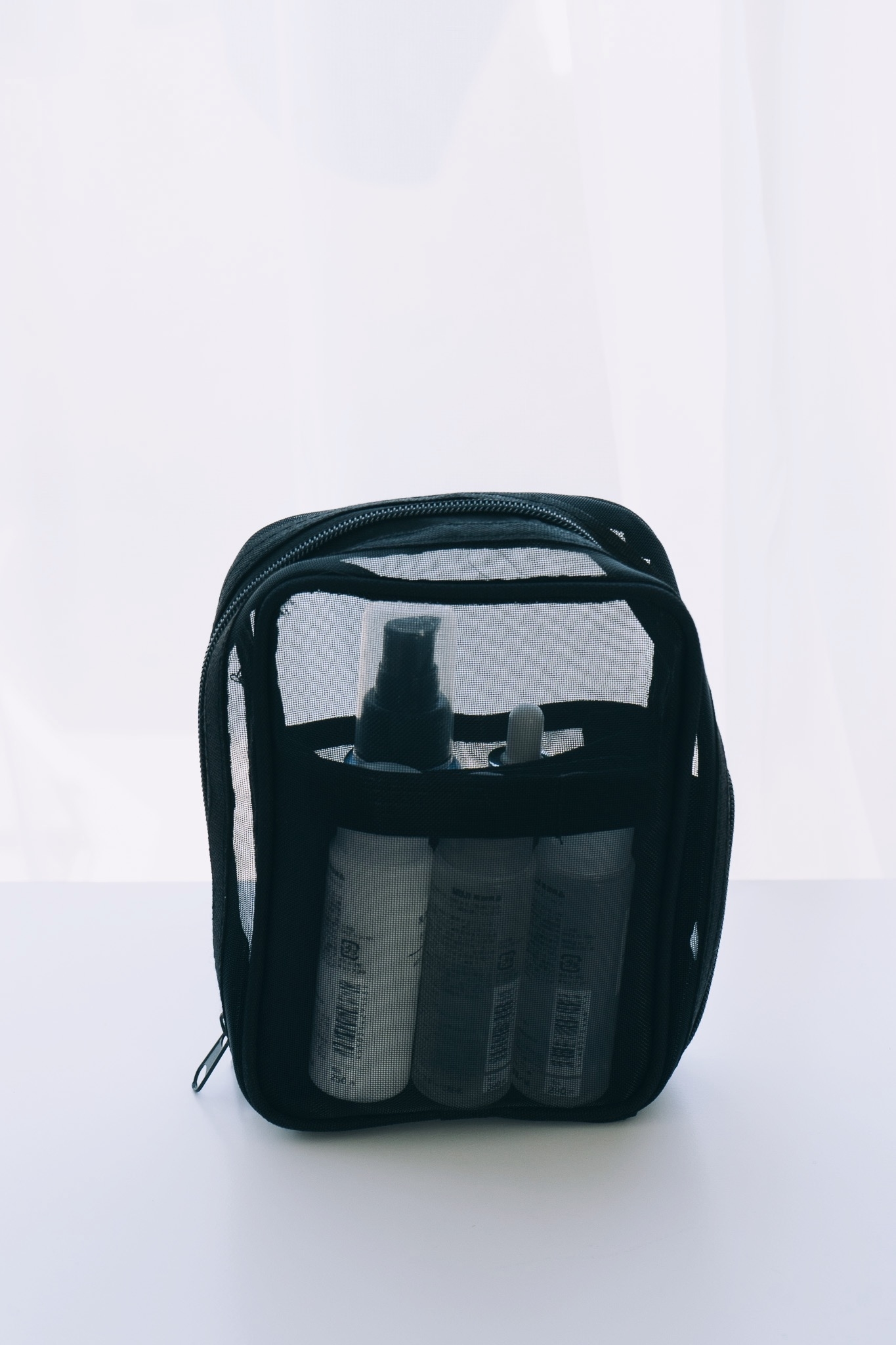 キャンドゥの便利アイテム「メッシュ 縦型ポーチ」