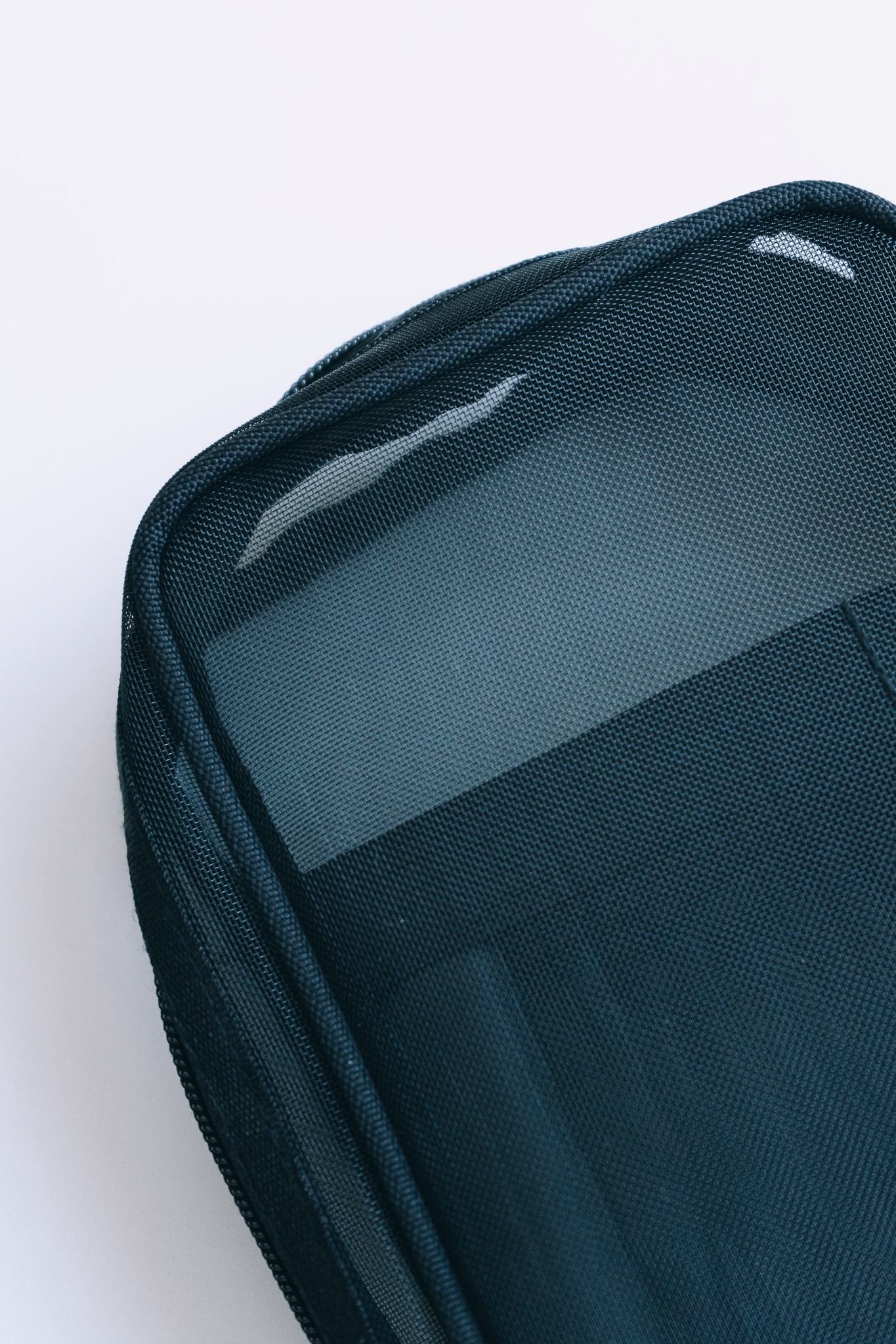 キャンドゥの便利アイテム「メッシュ 縦型ポーチ」