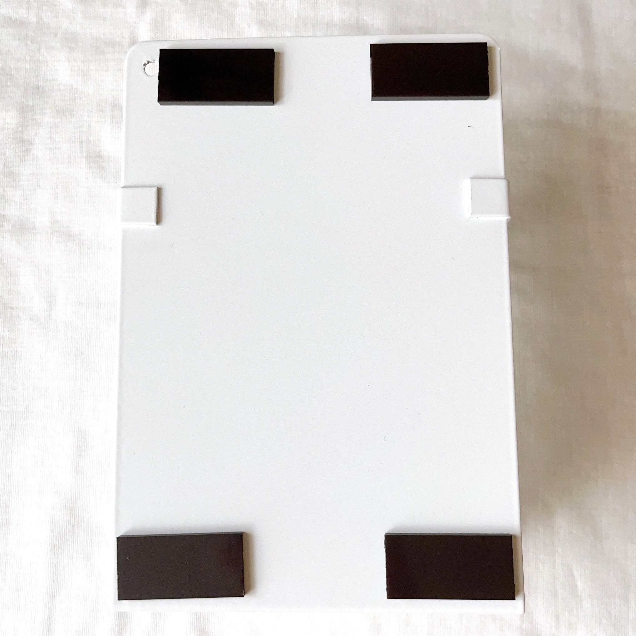 ダイソーのオススメの商品「ラップホルダー（マグネット、ホワイト）」