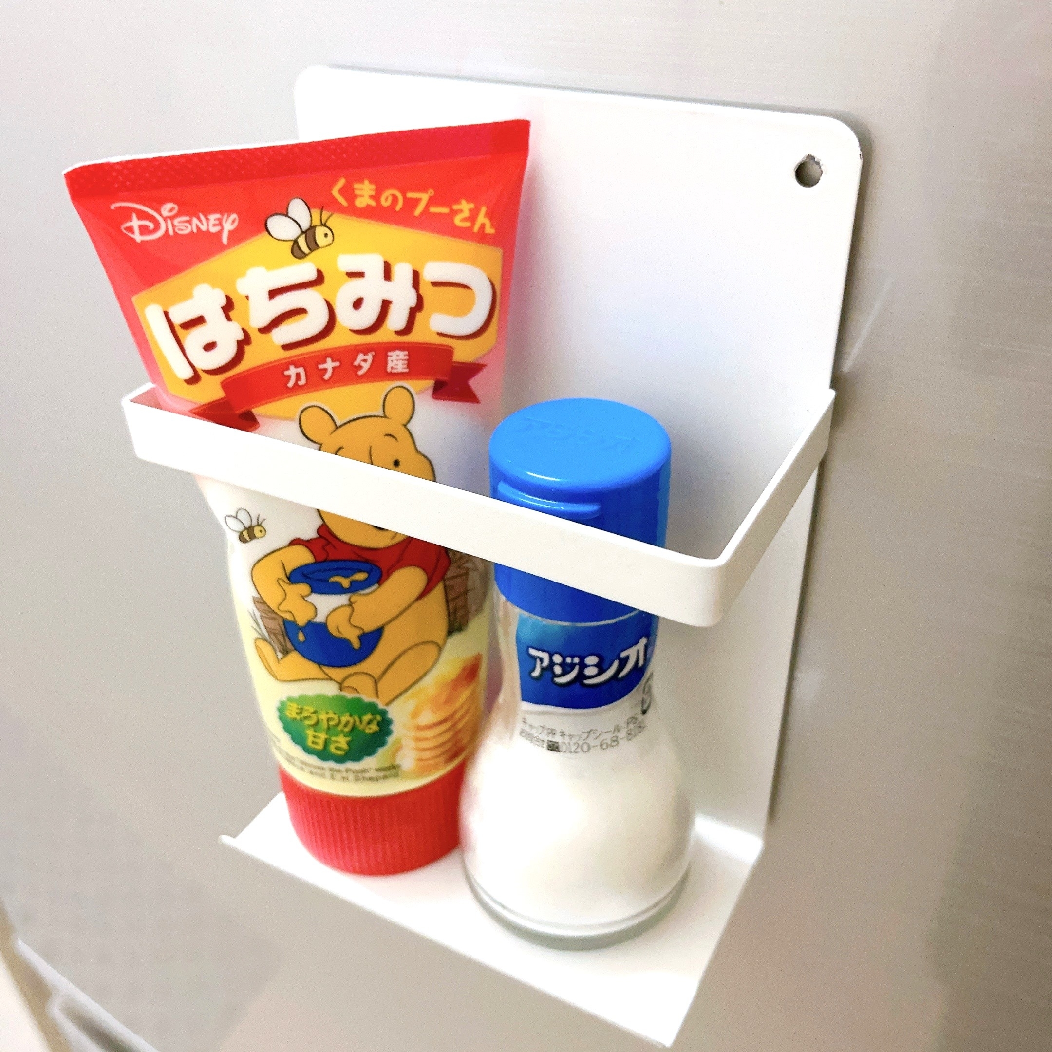 ダイソーのオススメの商品「ラップホルダー（マグネット、ホワイト）」