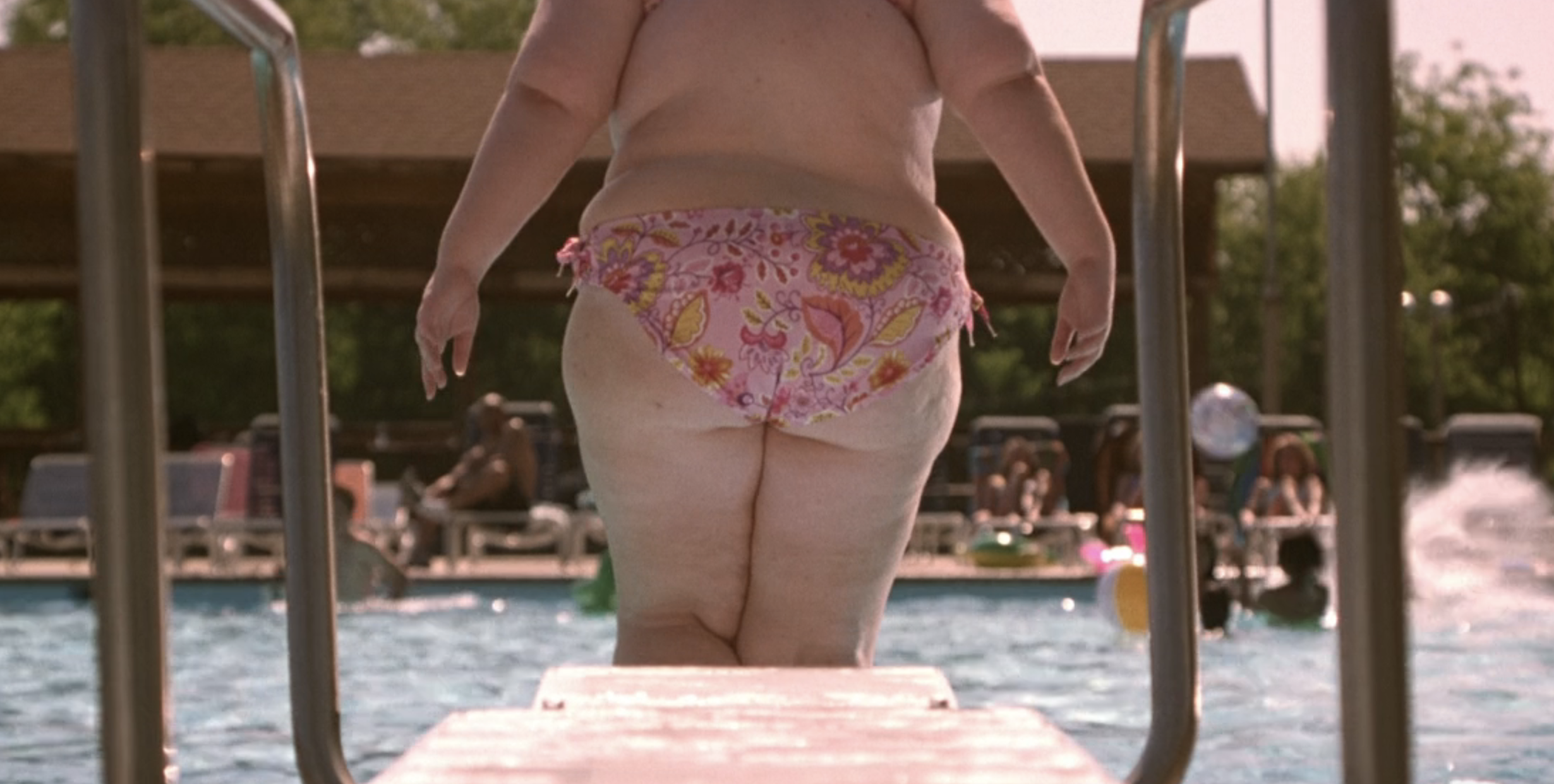 Rosemary wading into a swimming pool in a scene from &quot;Shallow Hal&quot;