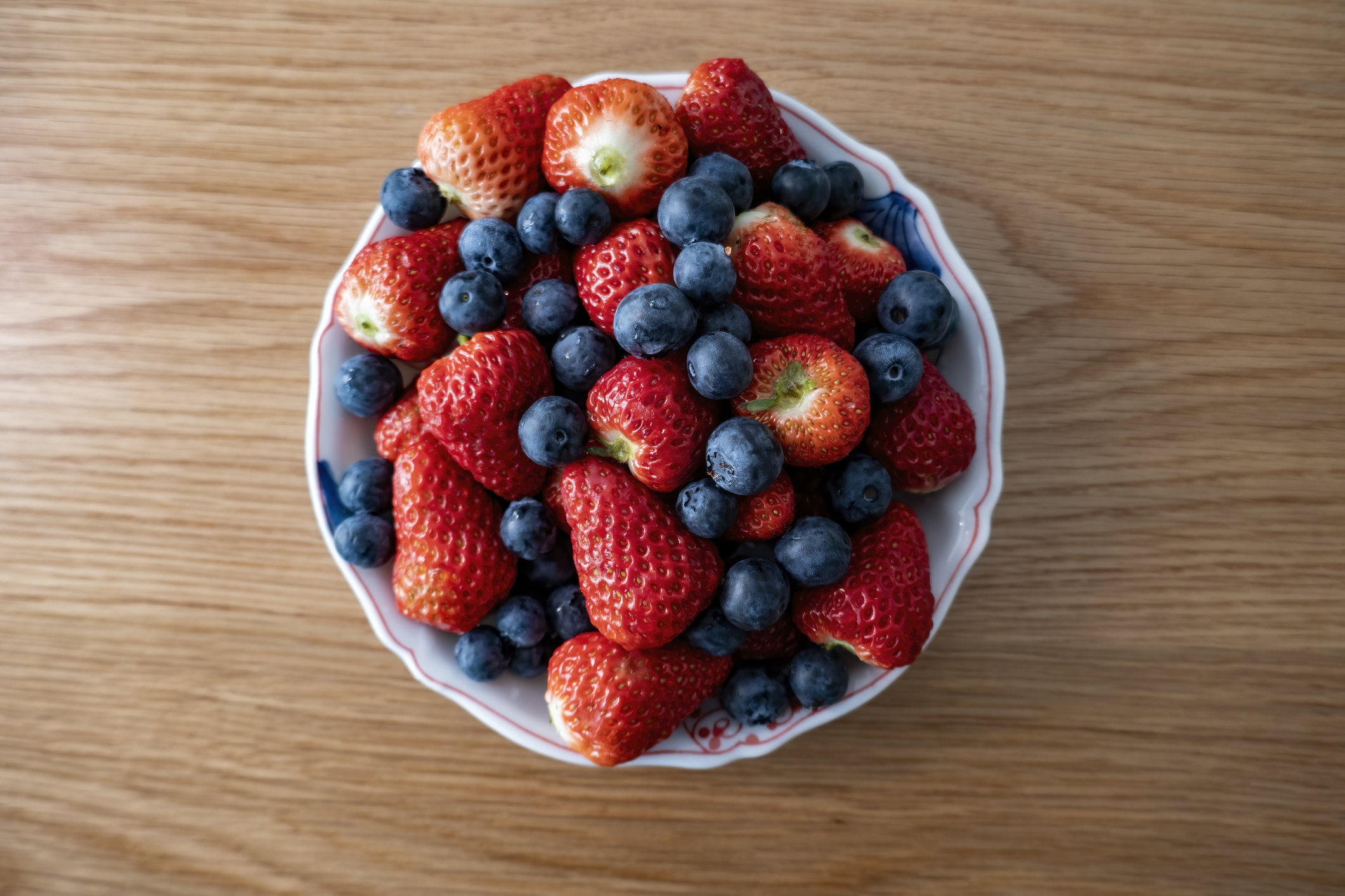 Blueberries and strawberries in a bowl
