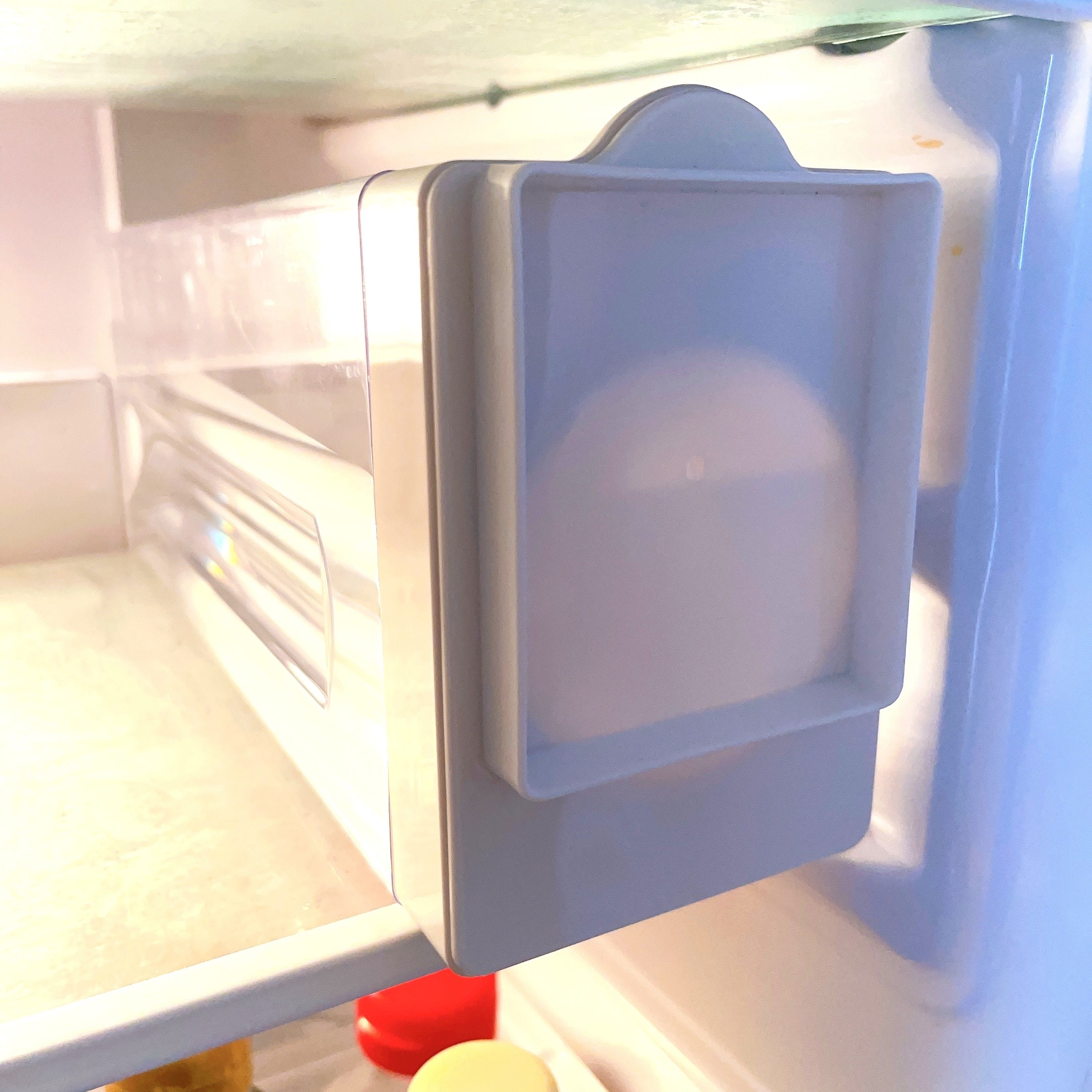 ダイソーのオススメの商品「横置きできる冷水筒(1.6L)」