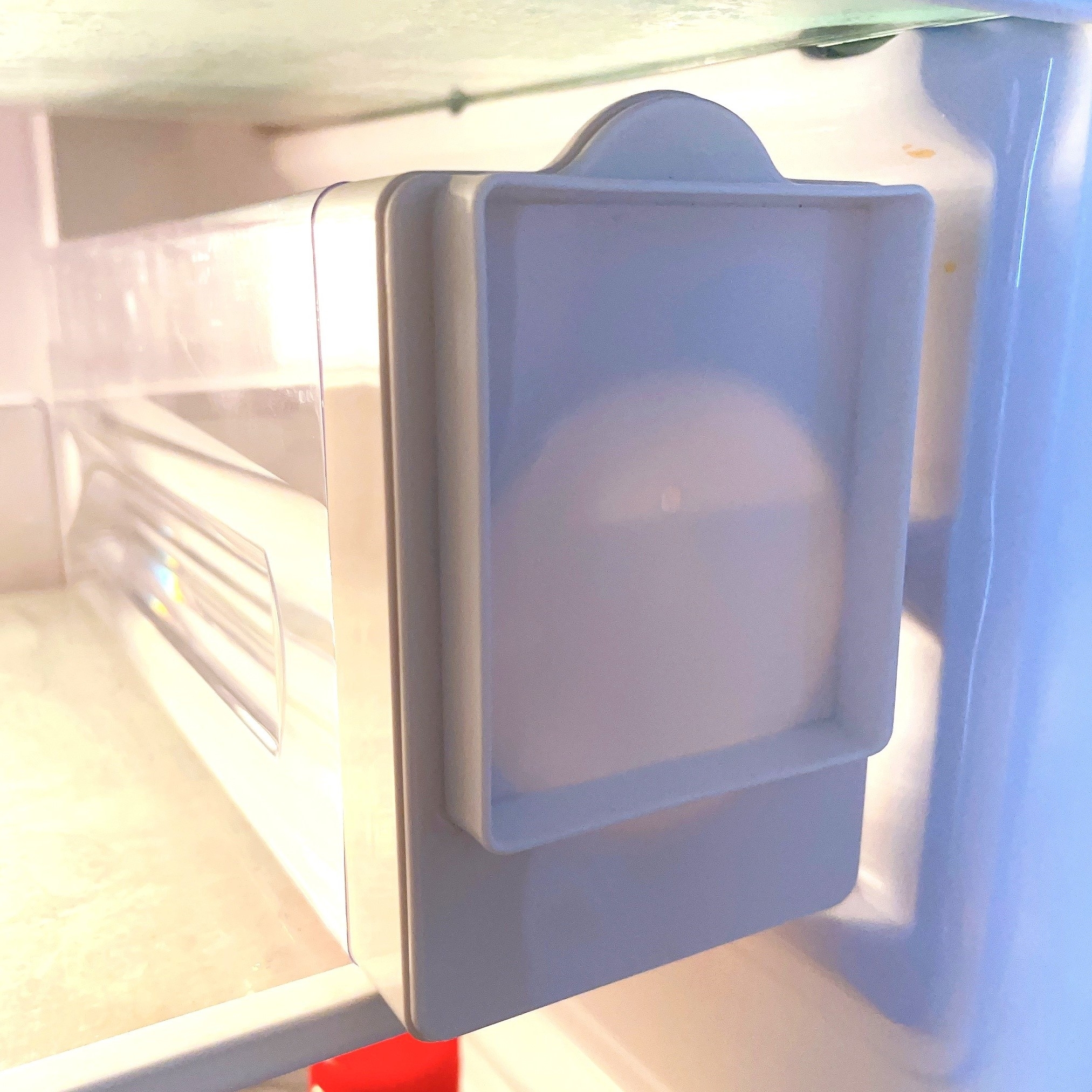 ダイソーのオススメの商品「横置きできる冷水筒（1.6L）」