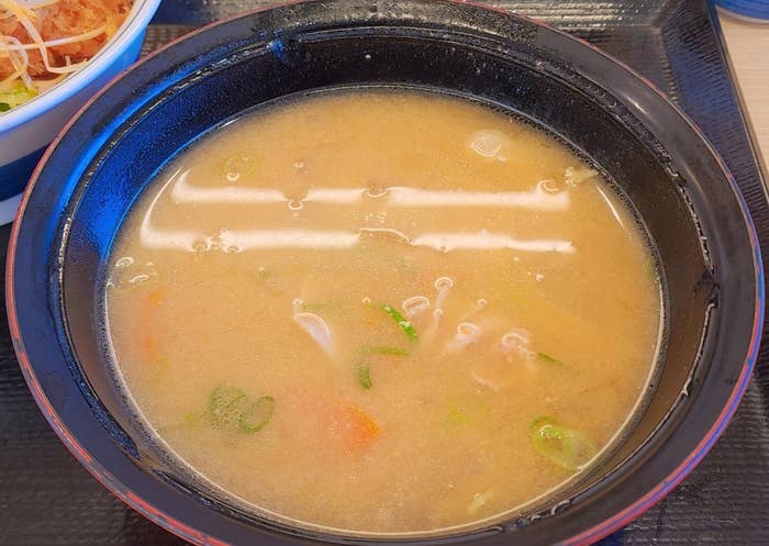 かつやのおすすめメニュー「とん汁(大)」