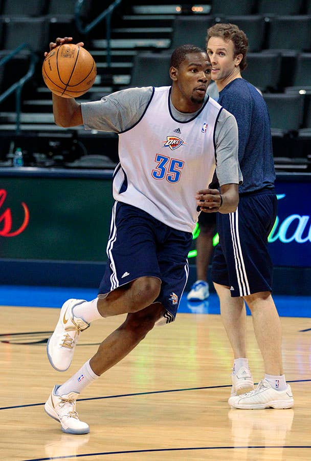 Kevin Durant wearing Nike KD 3 III White Gold During NBA Finals Practice (1)