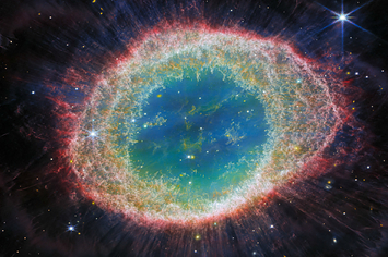 NASAのジェイムズ・ウェッブ宇宙望遠鏡の公式SNSアカウントが投稿した環状星雲M57の写真