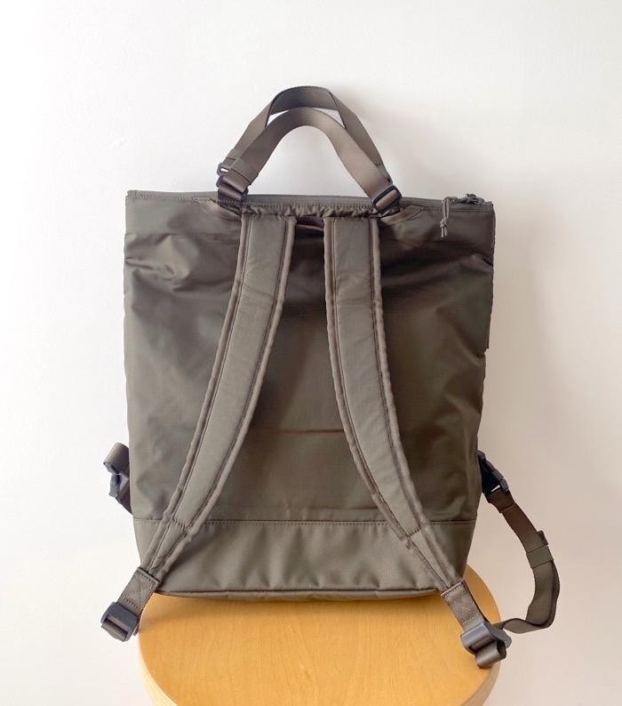 ユニクロのオススメのバッグ「ユーティリティ2WAYバッグ」