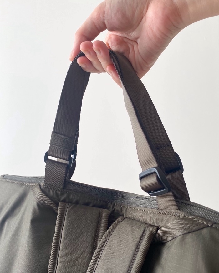 ユニクロのオススメのバッグ「ユーティリティ2WAYバッグ」