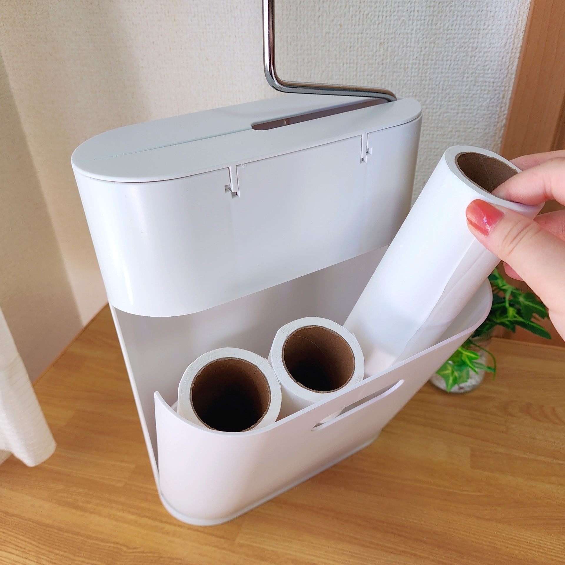 ニトリのおすすめ便利グッズ「カーペットクリーナー収納（コロモード）」