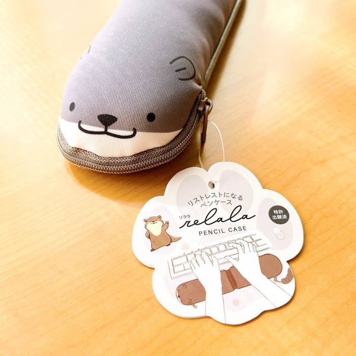 LOFT(ロフト)のオススメの便利グッズ「リララペンケース カワウソ」