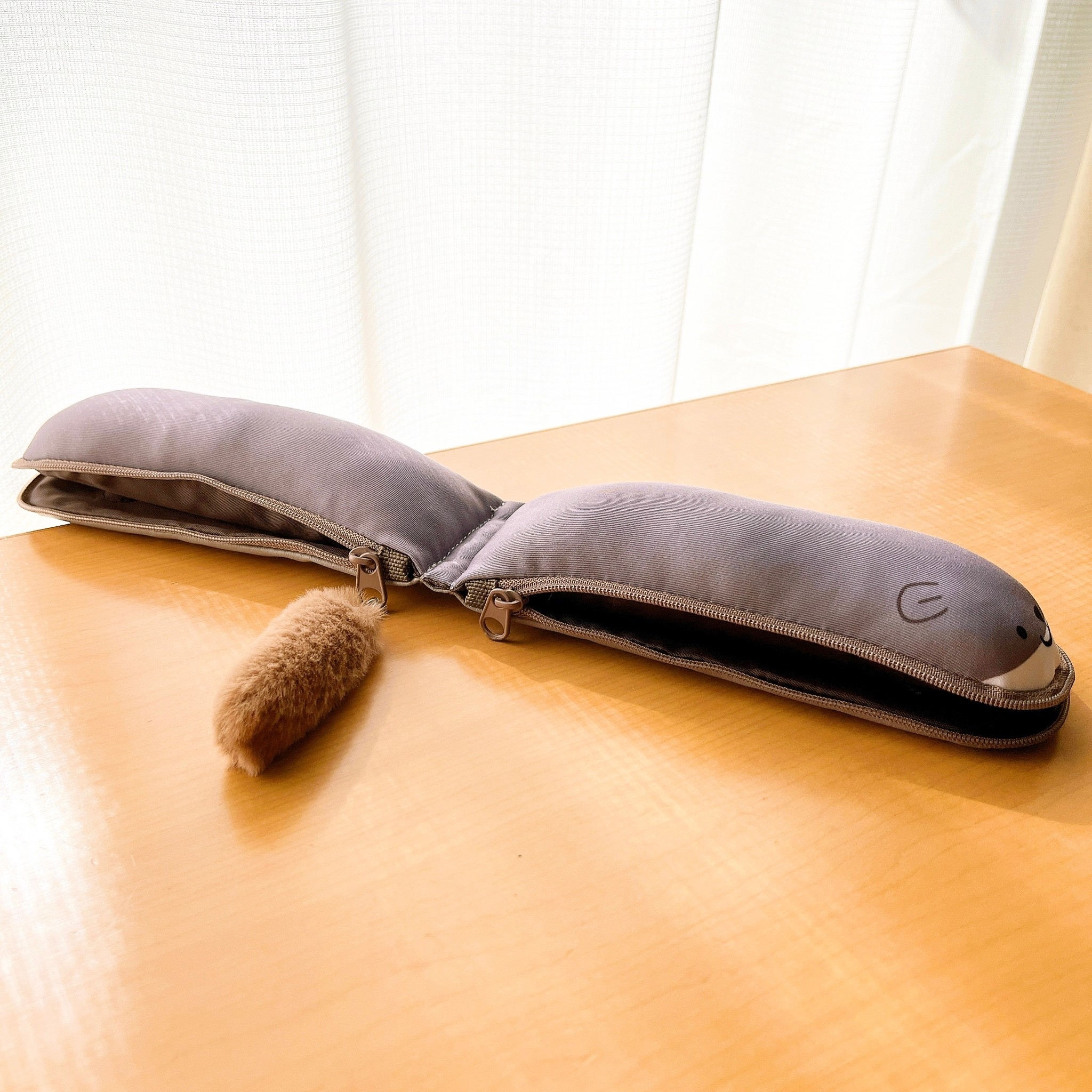 LOFT(ロフト)のオススメの便利グッズ「リララペンケース カワウソ」