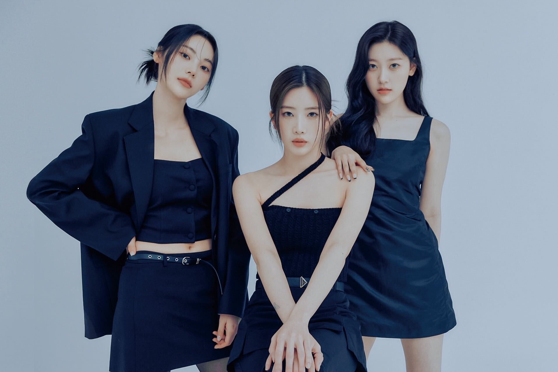 a group photo of odd eye circle