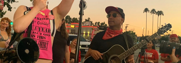 Celebrate Tom Morello's Birthday With His Craziest Guitar Solos [Watch]