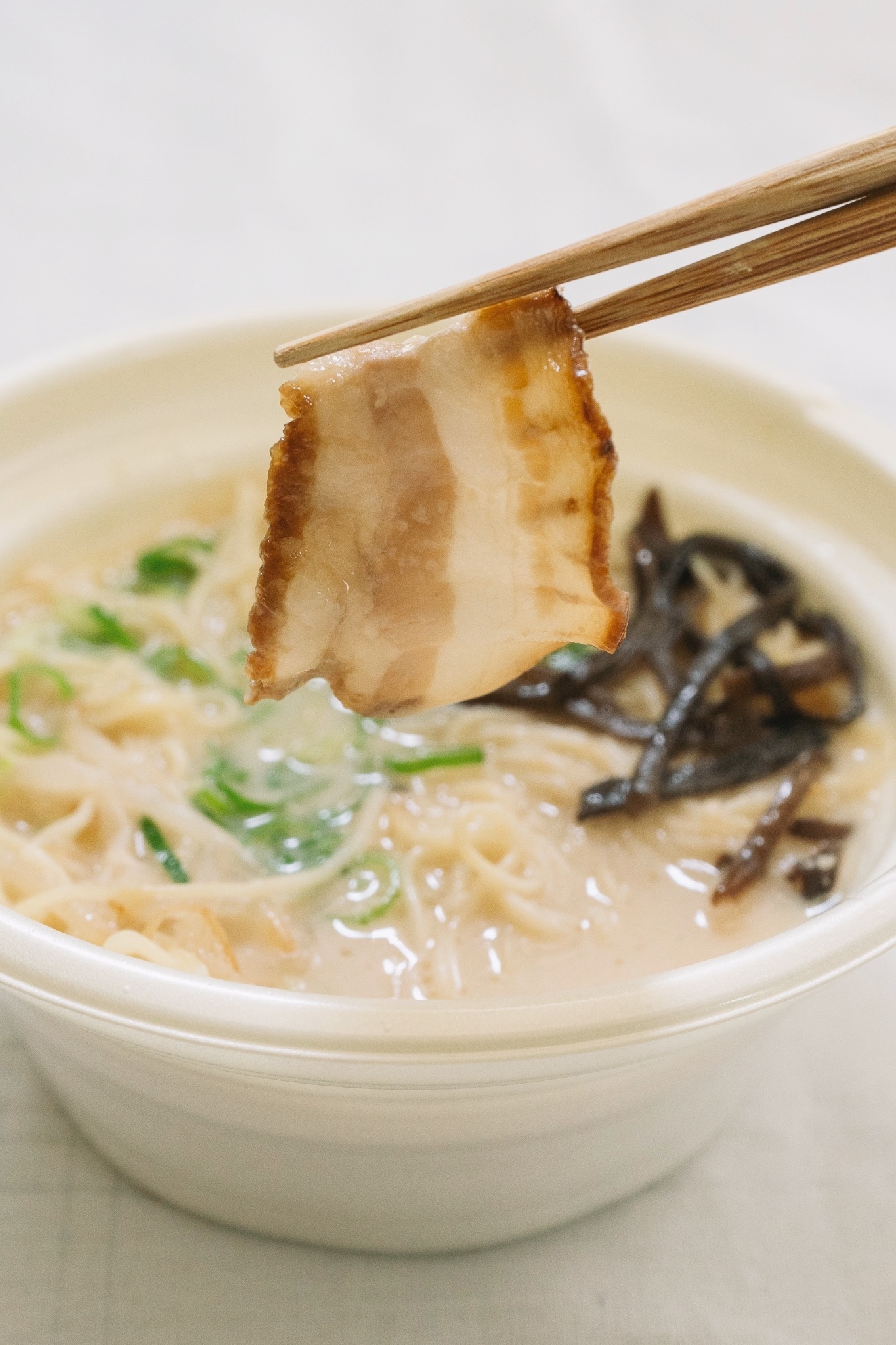 セブン-イレブンのおすすめグルメ「博多一風堂監修とんこつラーメン」