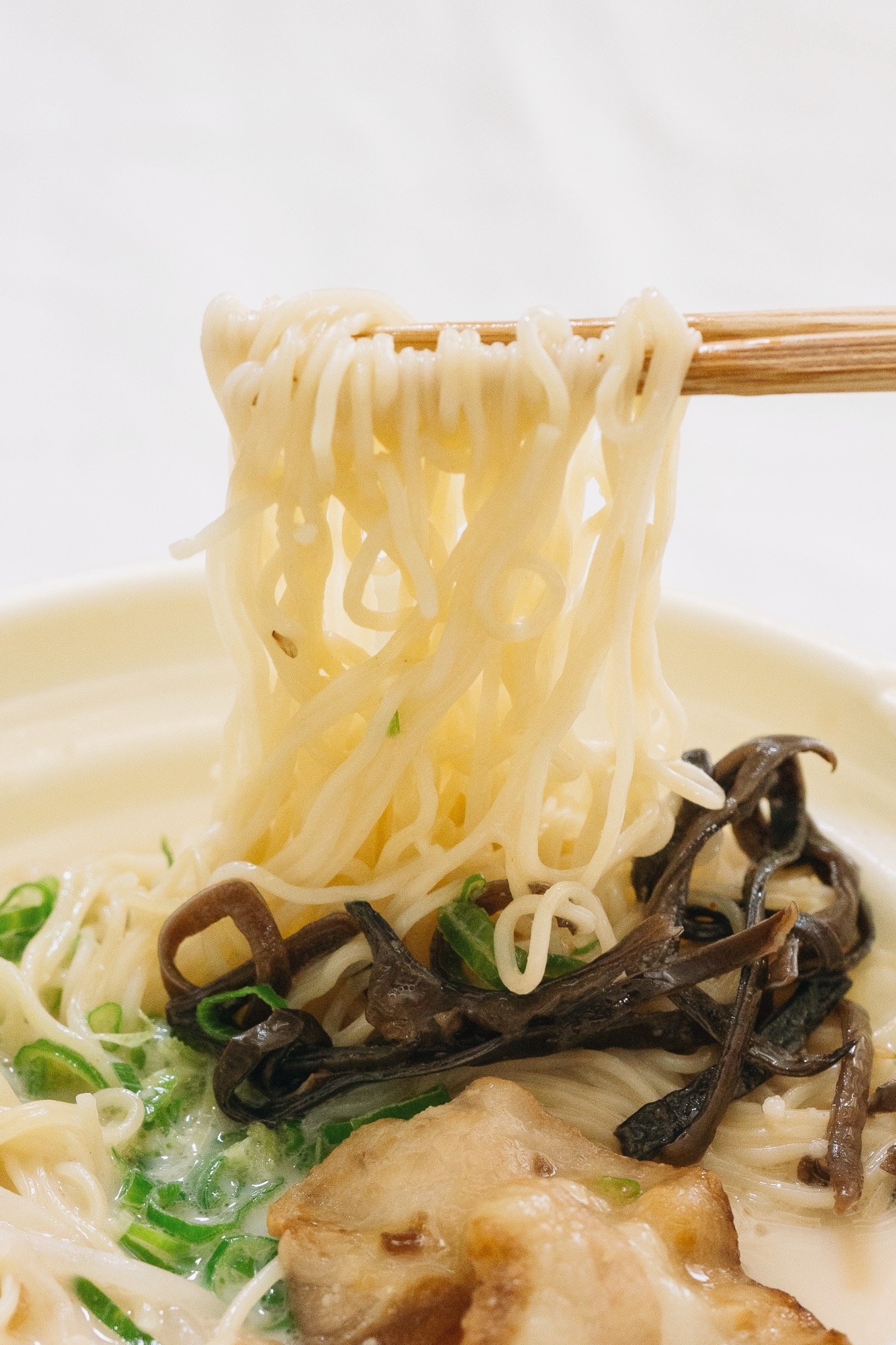 セブン-イレブンのおすすめグルメ「博多一風堂監修とんこつラーメン」