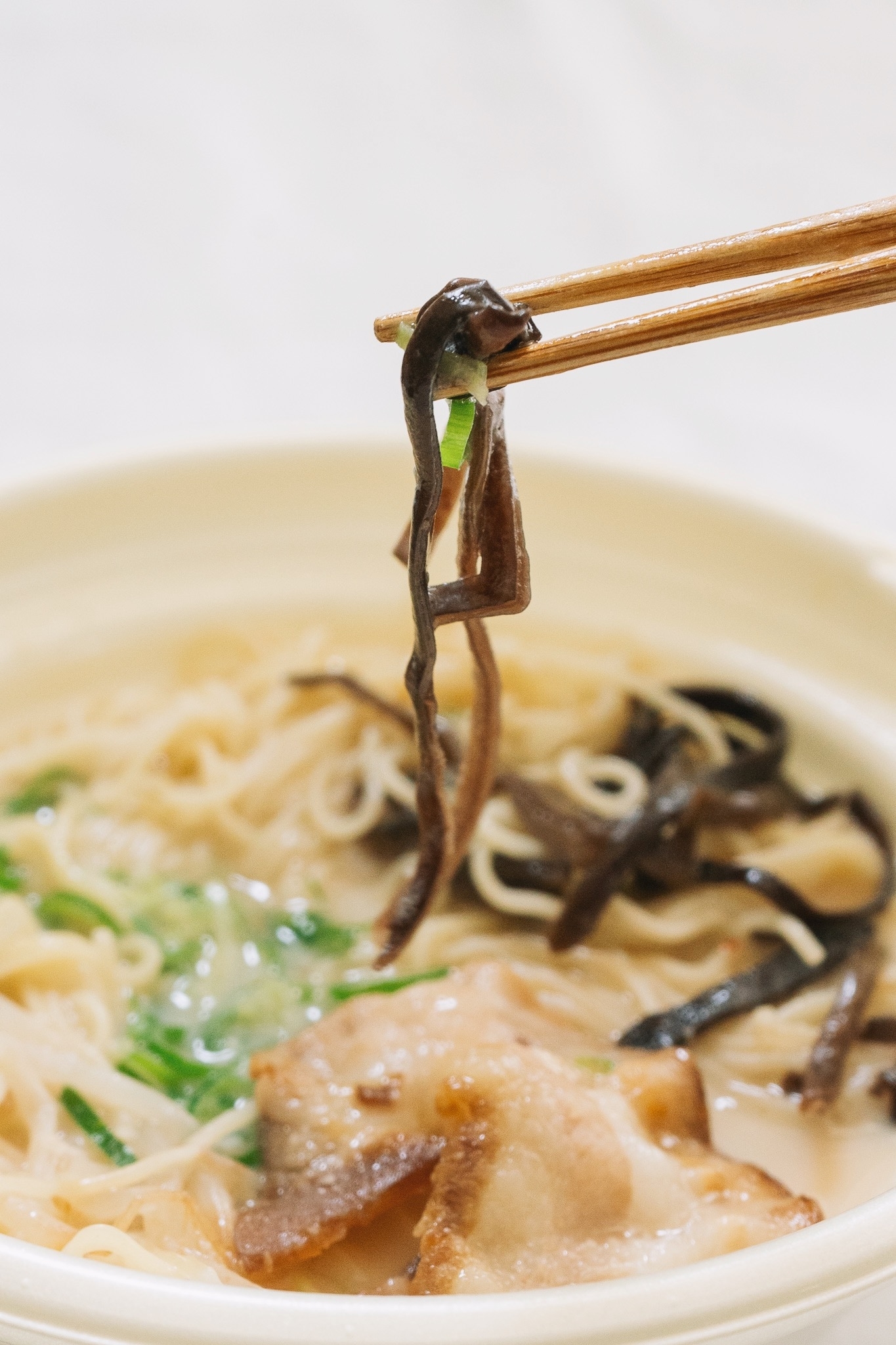 セブン-イレブンのおすすめグルメ「博多一風堂監修とんこつラーメン」